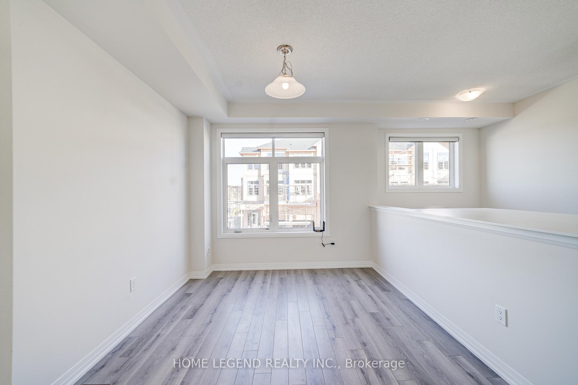 Photo 2 of 44 Sissons Way, Markham, Box Grove — HOMEH