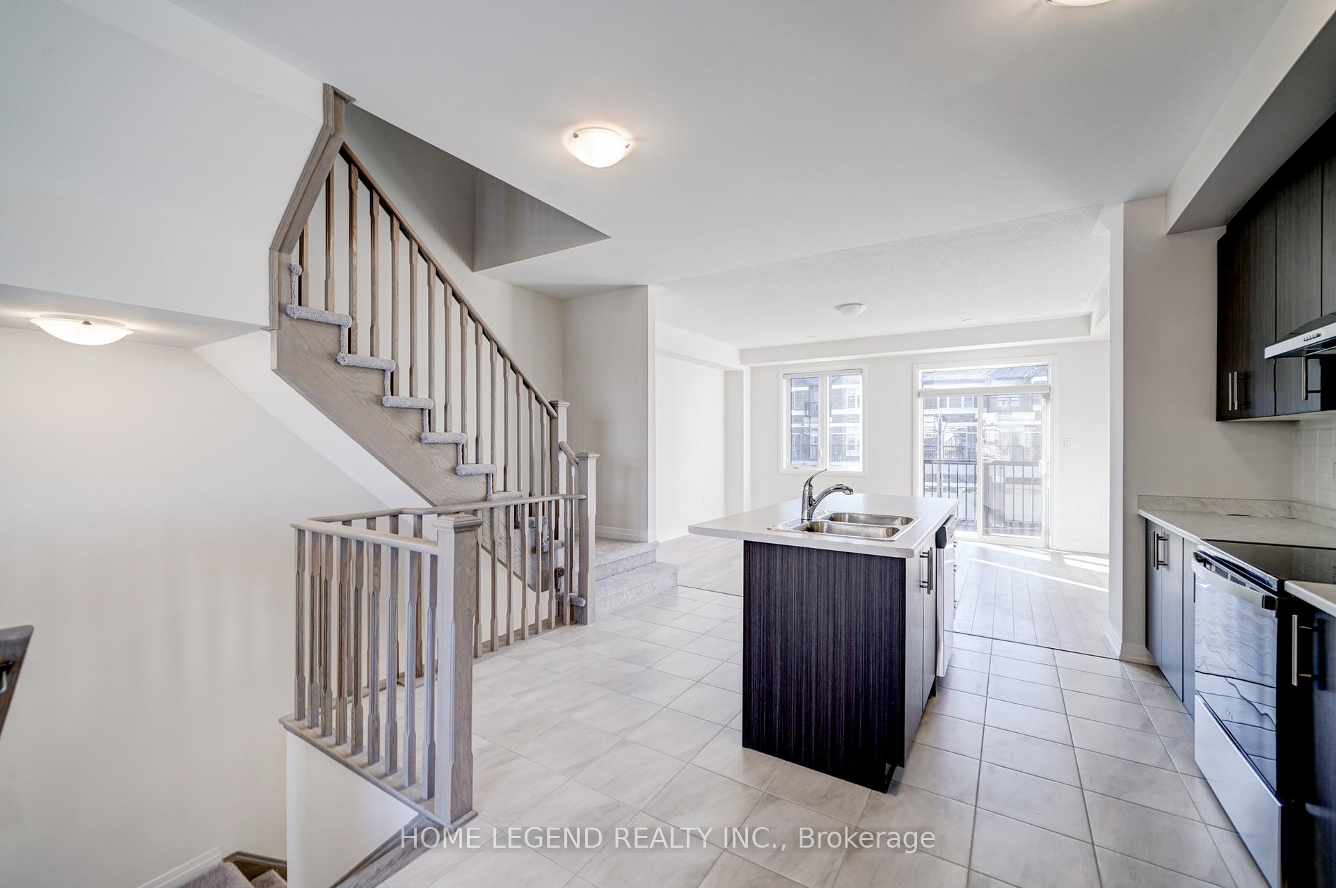 Photo 3 of 44 Sissons Way, Markham, Box Grove — HOMEH