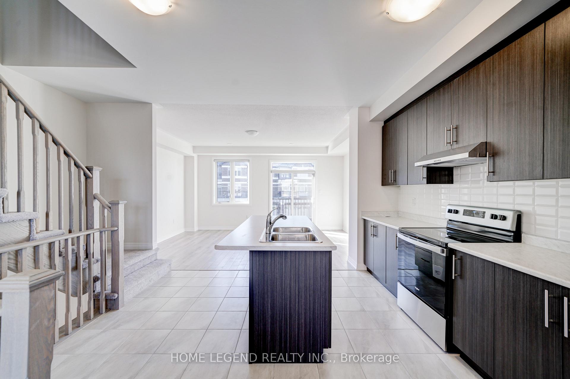 Photo 5 of 44 Sissons Way, Markham, Box Grove — HOMEH