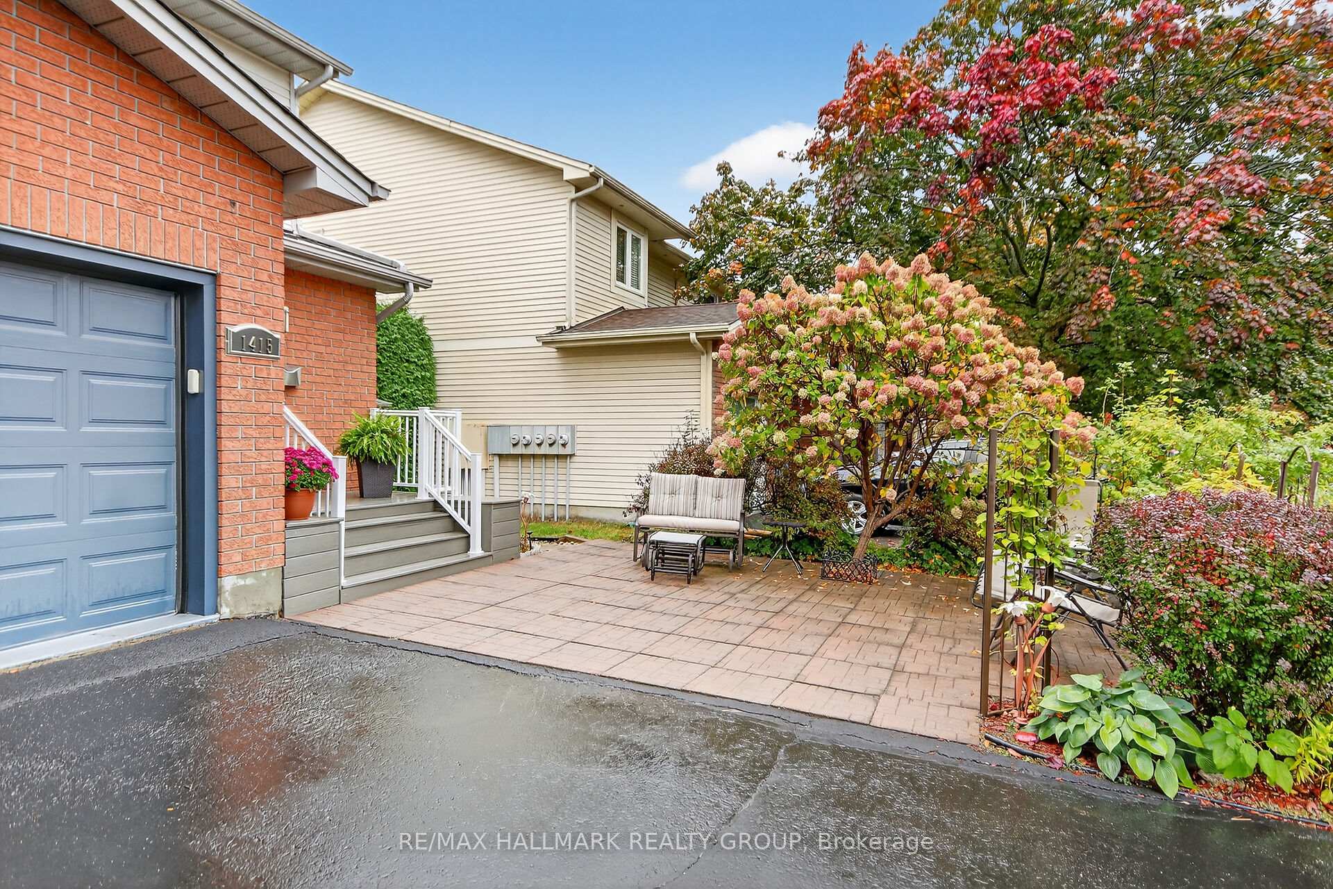Photo 5 of 1415 Caravel Crescent, Ottawa, Bilberry Creek/Queenswood Heights — HOMEH