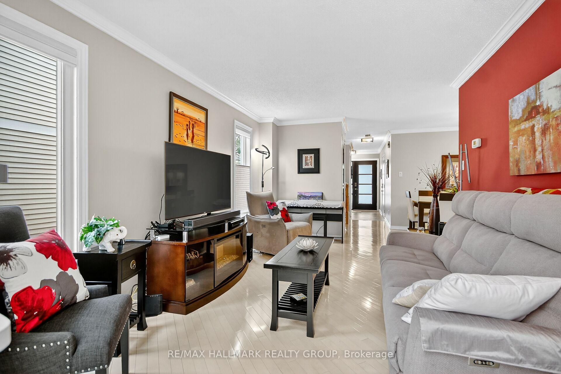 Photo 9 of 1415 Caravel Crescent, Ottawa, Bilberry Creek/Queenswood Heights — HOMEH