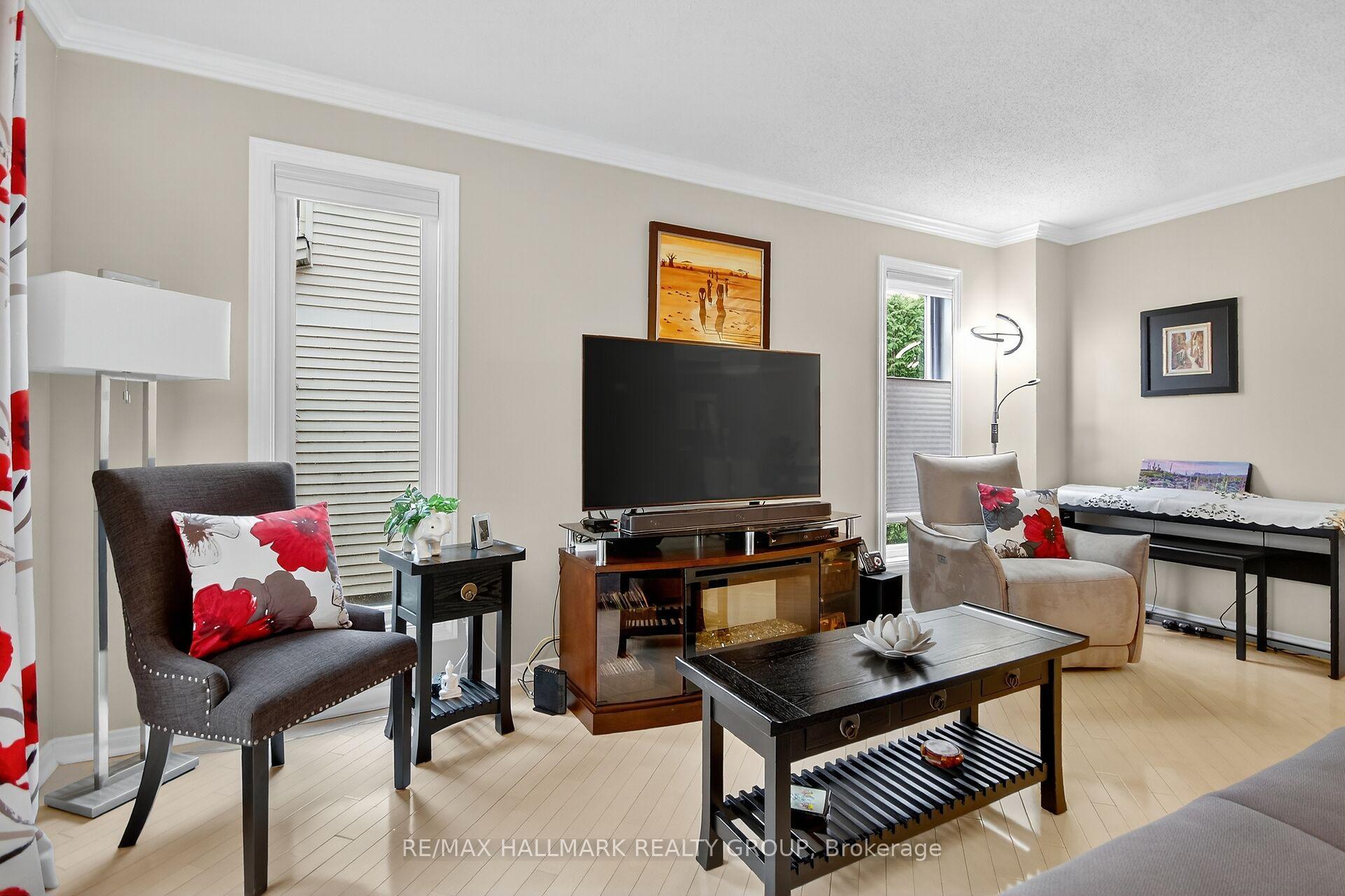 Photo 10 of 1415 Caravel Crescent, Ottawa, Bilberry Creek/Queenswood Heights — HOMEH