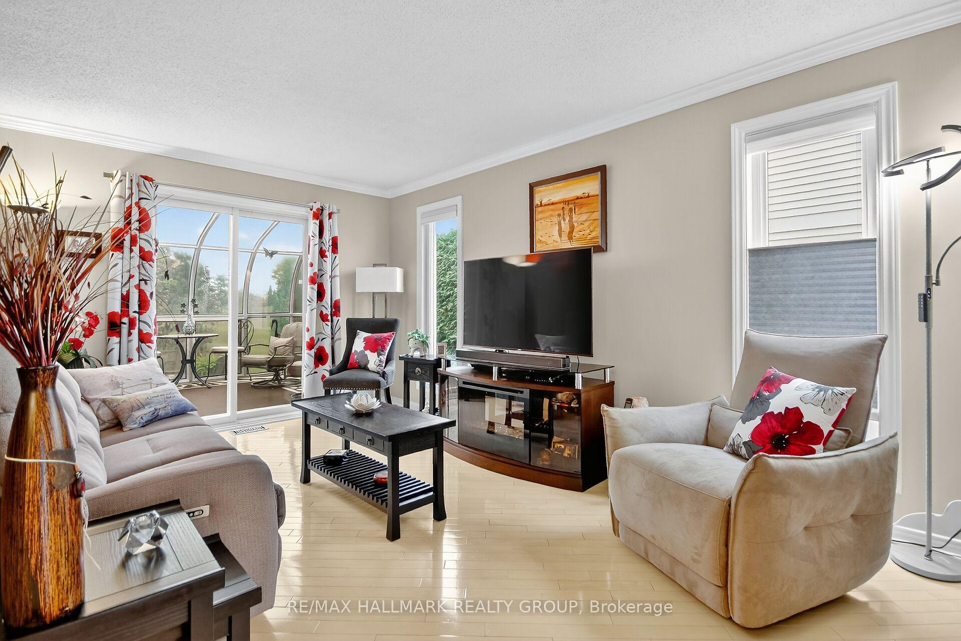 Photo 12 of 1415 Caravel Crescent, Ottawa, Bilberry Creek/Queenswood Heights — HOMEH