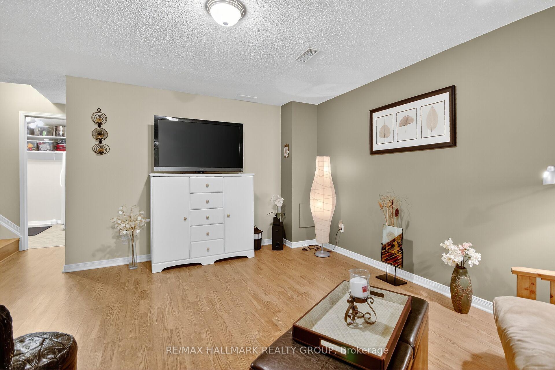 Photo 38 of 1415 Caravel Crescent, Ottawa, Bilberry Creek/Queenswood Heights — HOMEH