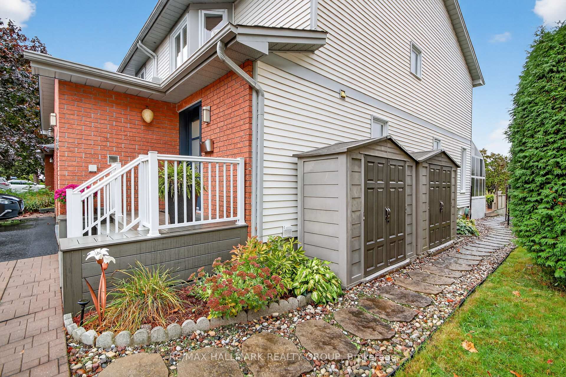 Photo 41 of 1415 Caravel Crescent, Ottawa, Bilberry Creek/Queenswood Heights — HOMEH