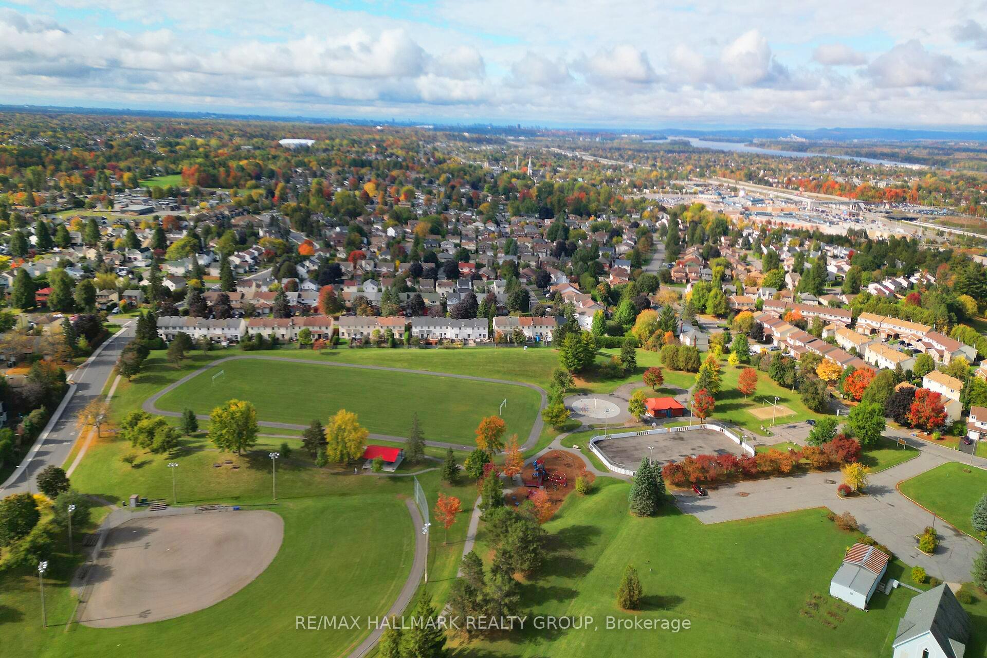 Photo 49 of 1415 Caravel Crescent, Ottawa, Bilberry Creek/Queenswood Heights — HOMEH