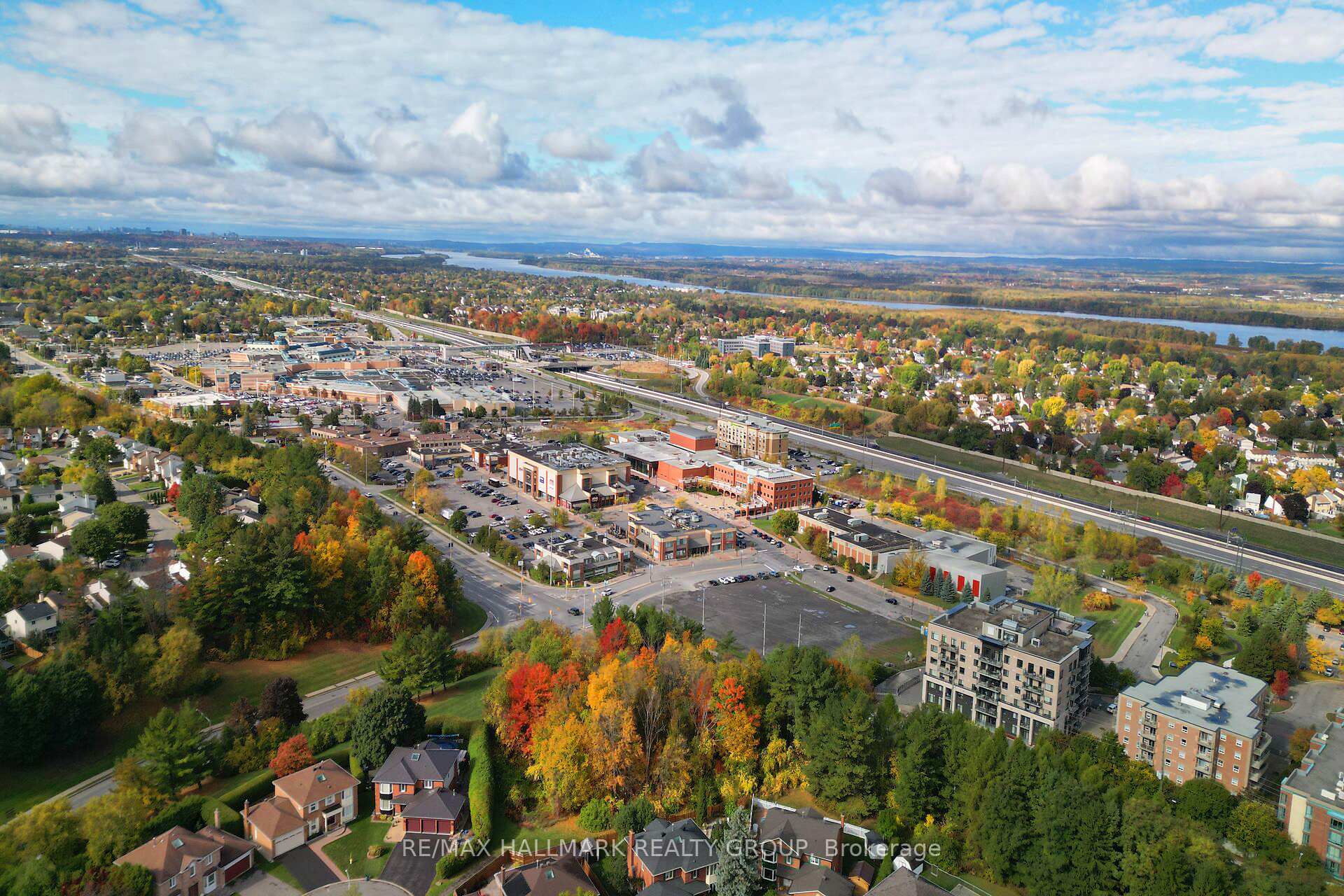Photo 50 of 1415 Caravel Crescent, Ottawa, Bilberry Creek/Queenswood Heights — HOMEH
