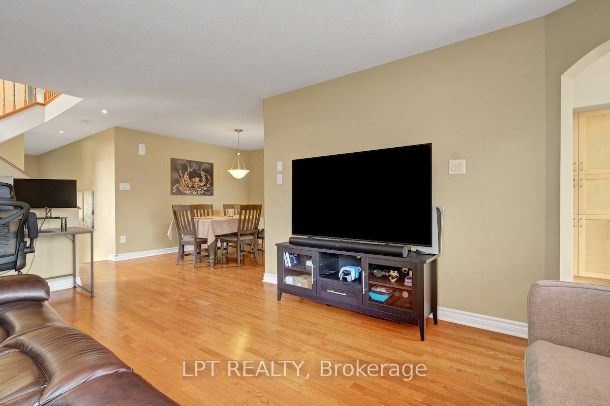 Photo 10 of 148 Waterfern Way, Ottawa, Avalon East — HOMEH