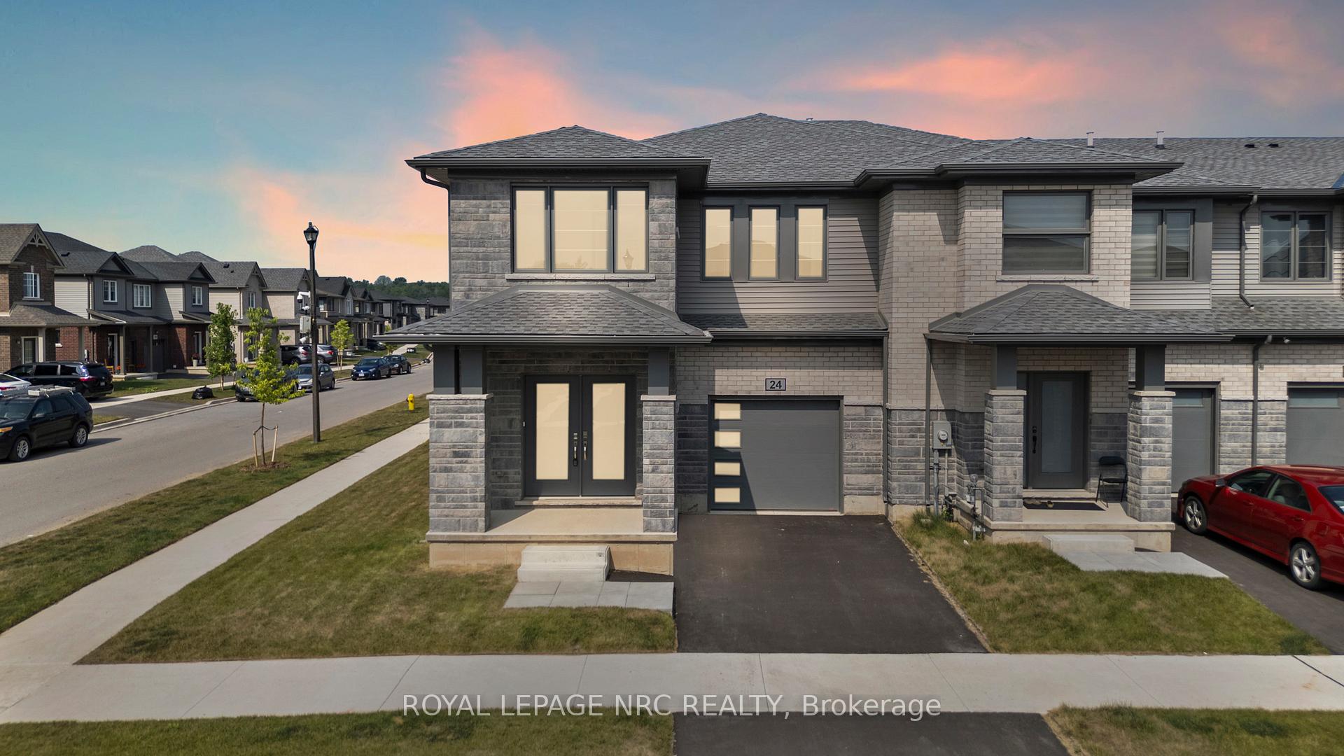 Photo 2 of 24 Samuel Avenue, Pelham, Fonthill — HOMEH