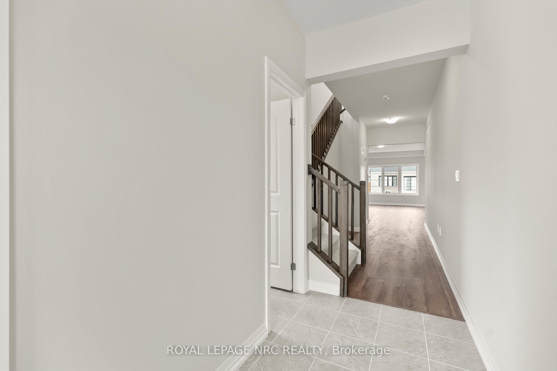 Photo 6 of 24 Samuel Avenue, Pelham, Fonthill — HOMEH