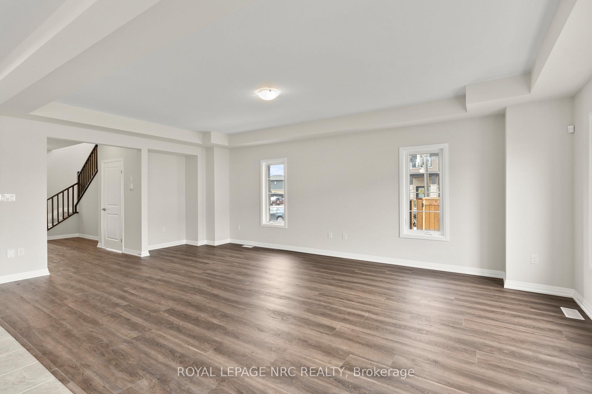 Photo 7 of 24 Samuel Avenue, Pelham, Fonthill — HOMEH