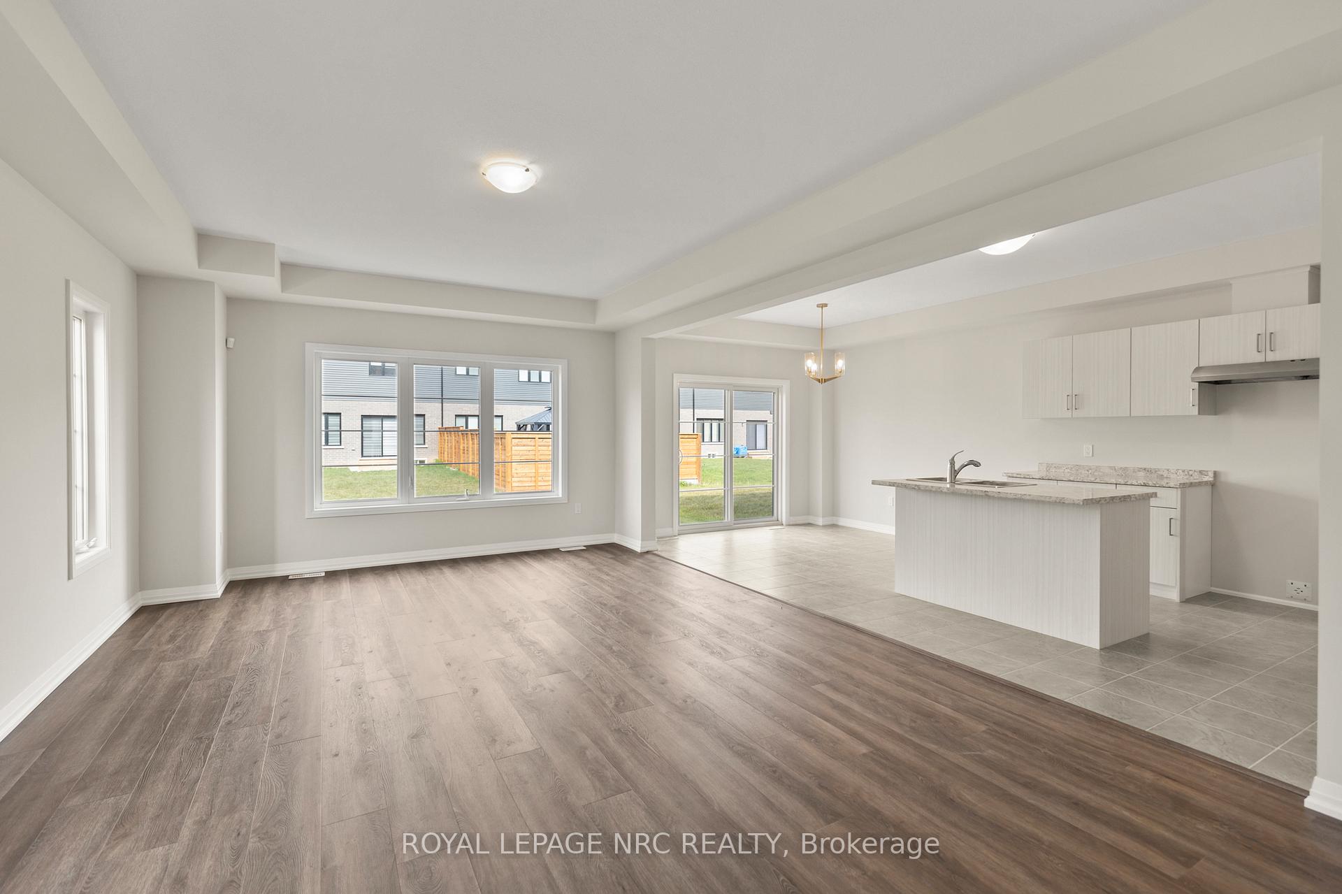 Photo 9 of 24 Samuel Avenue, Pelham, Fonthill — HOMEH