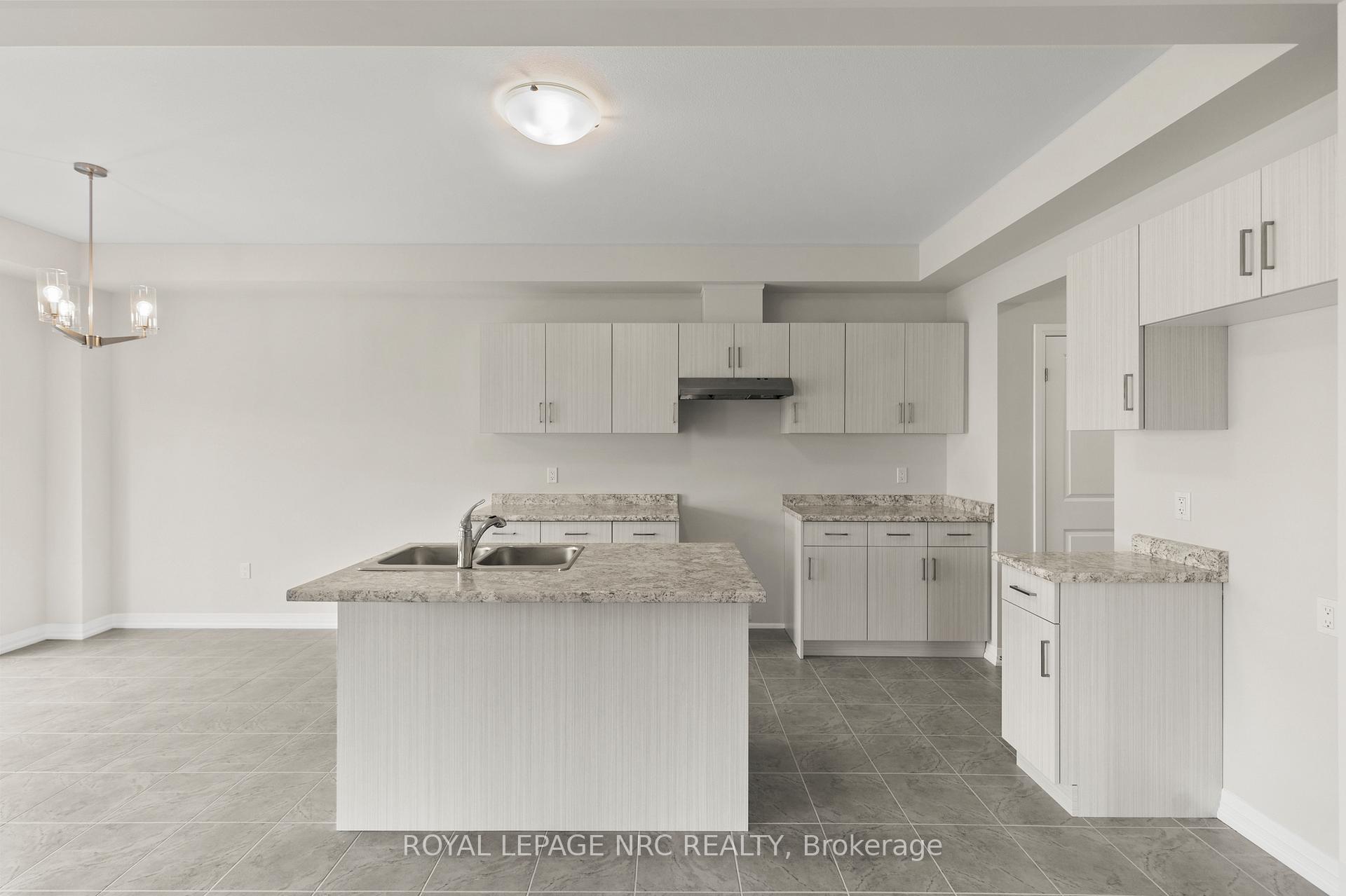 Photo 13 of 24 Samuel Avenue, Pelham, Fonthill — HOMEH