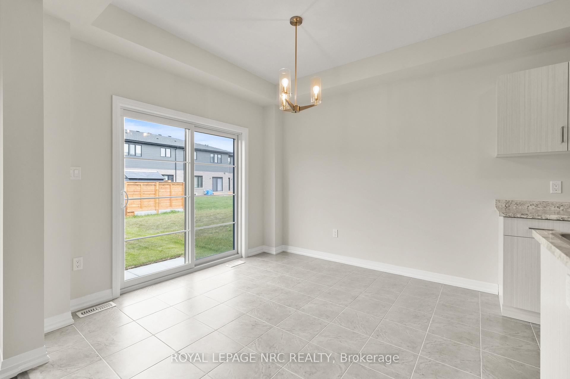 Photo 17 of 24 Samuel Avenue, Pelham, Fonthill — HOMEH