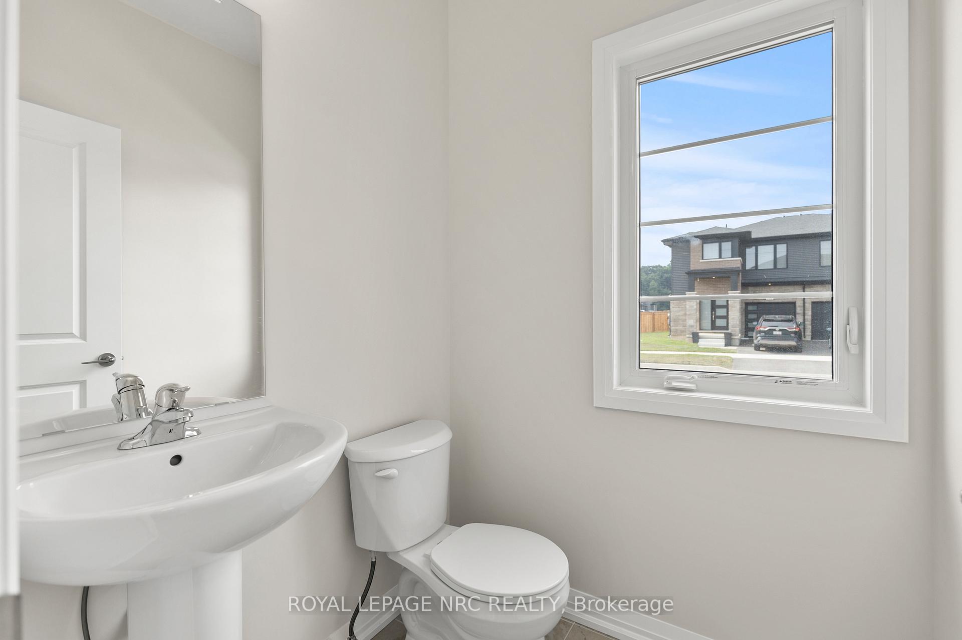 Photo 19 of 24 Samuel Avenue, Pelham, Fonthill — HOMEH