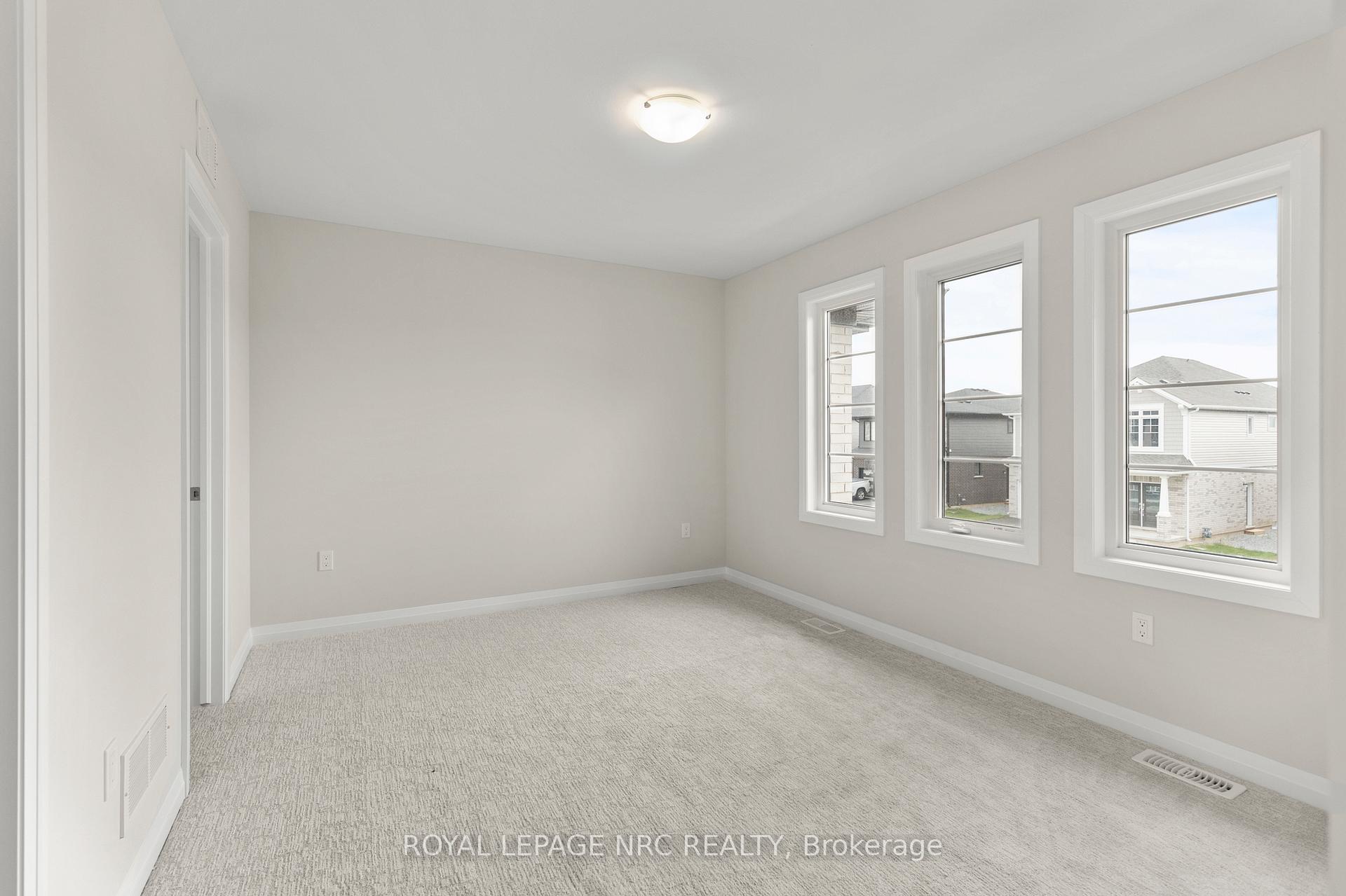 Photo 21 of 24 Samuel Avenue, Pelham, Fonthill — HOMEH