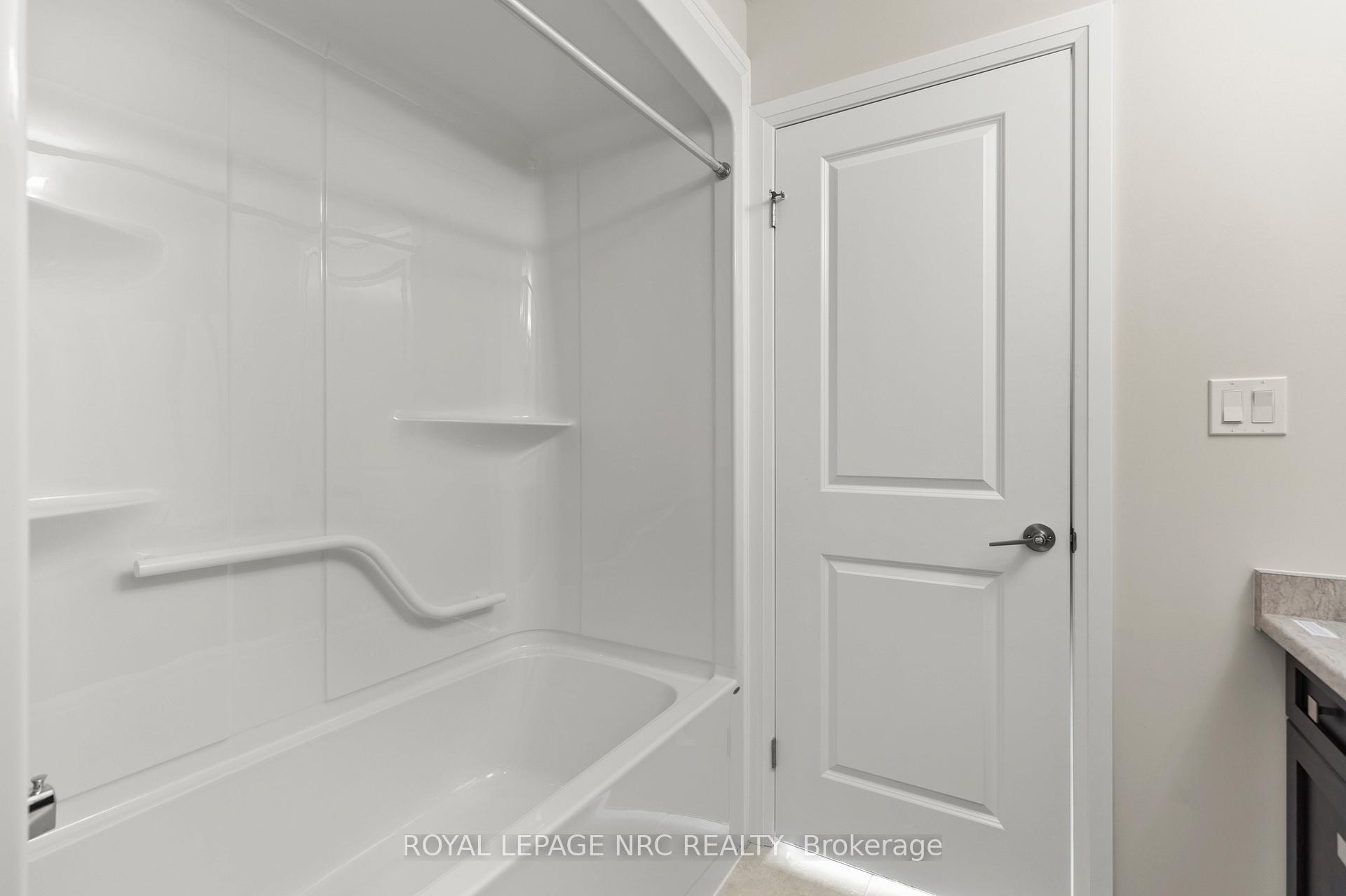 Photo 24 of 24 Samuel Avenue, Pelham, Fonthill — HOMEH
