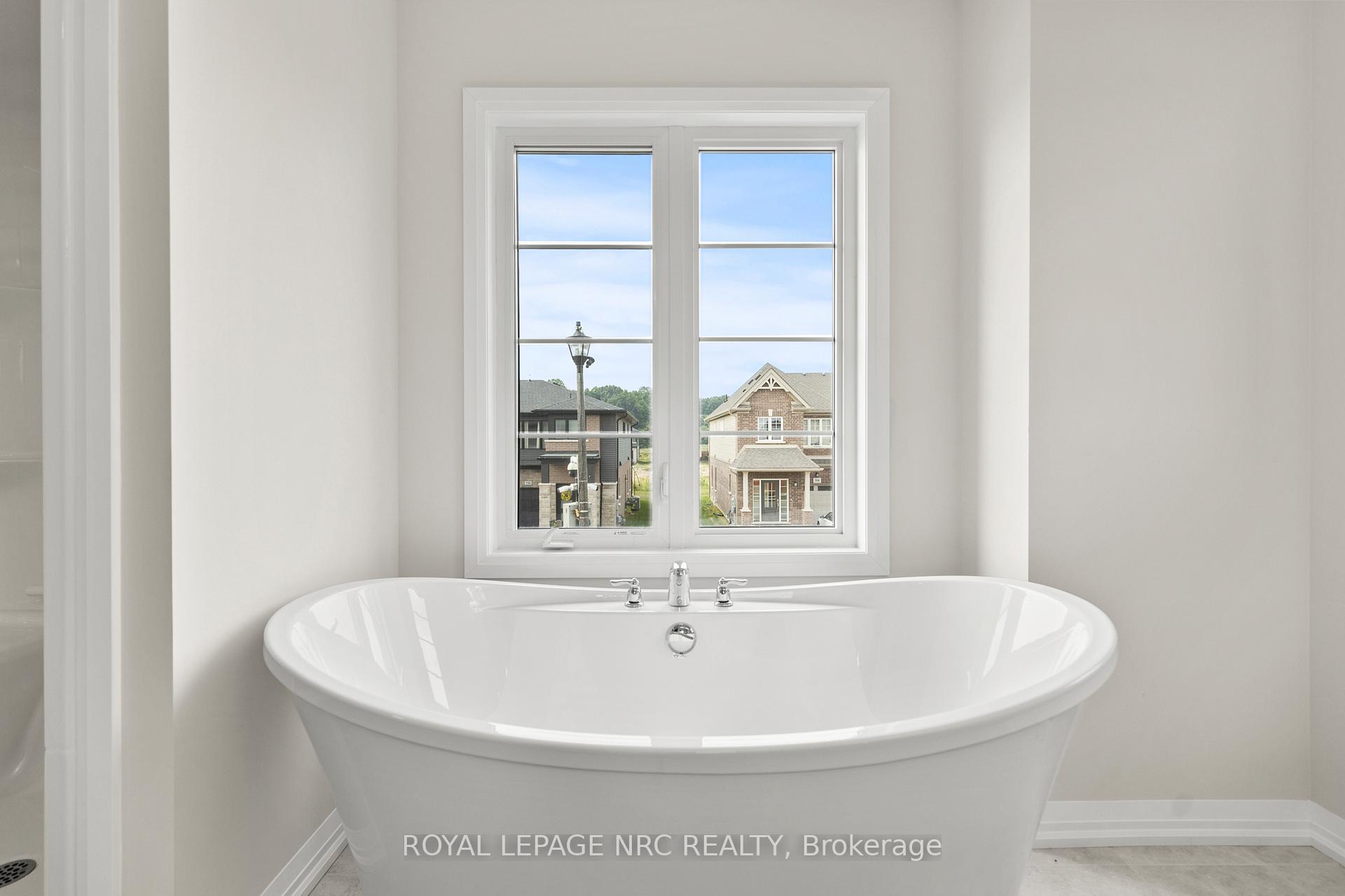 Photo 27 of 24 Samuel Avenue, Pelham, Fonthill — HOMEH