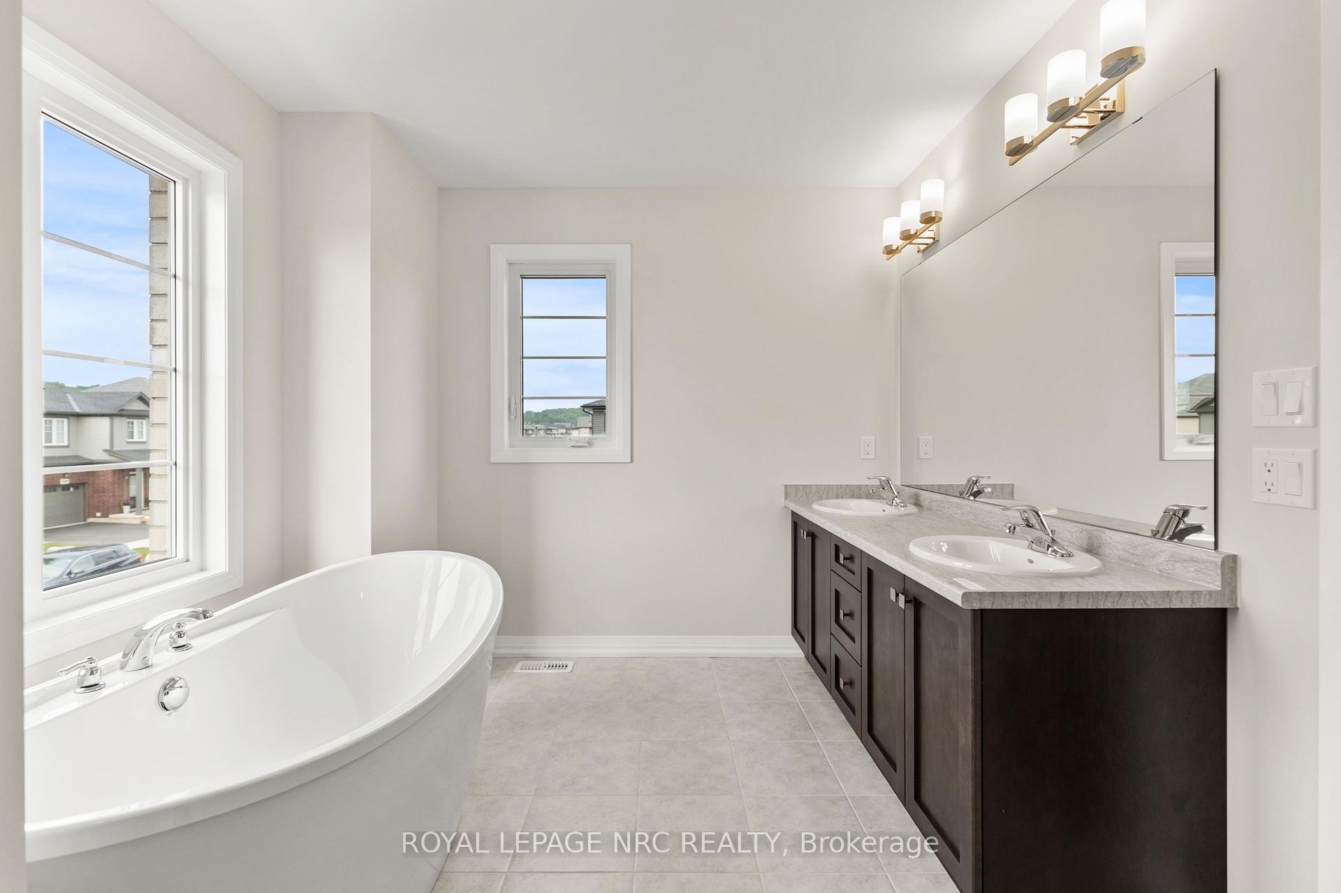 Photo 28 of 24 Samuel Avenue, Pelham, Fonthill — HOMEH
