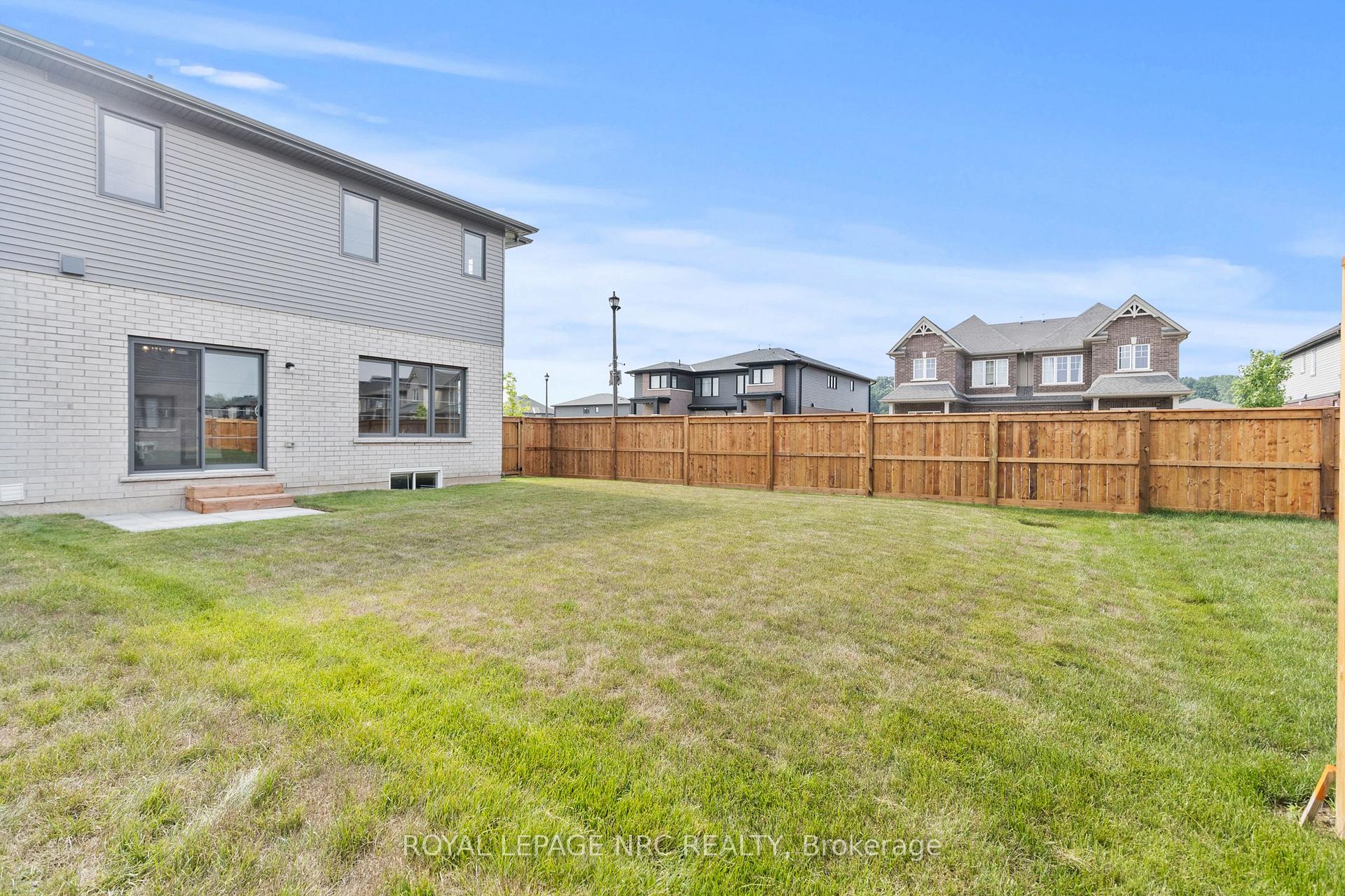 Photo 38 of 24 Samuel Avenue, Pelham, Fonthill — HOMEH
