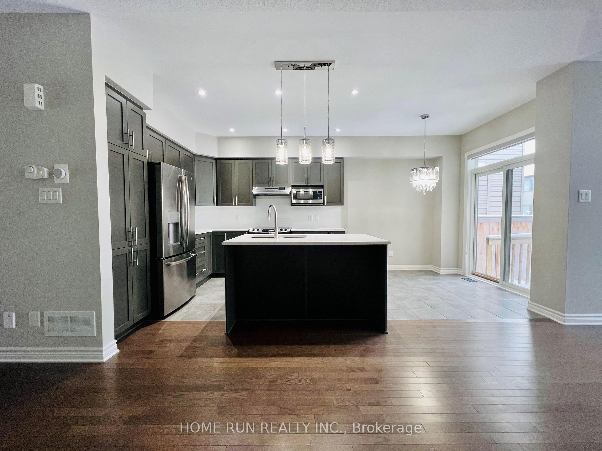 Photo 3 of 295 Shinleaf Crescent, Ottawa, Mer Bleue/Bradley Estates/Anderson Park — HOMEH