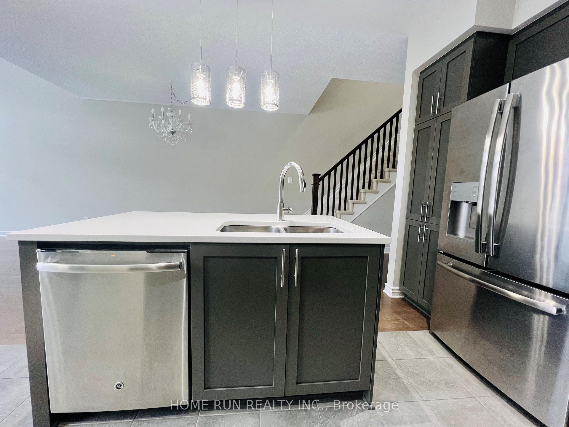 Photo 6 of 295 Shinleaf Crescent, Ottawa, Mer Bleue/Bradley Estates/Anderson Park — HOMEH