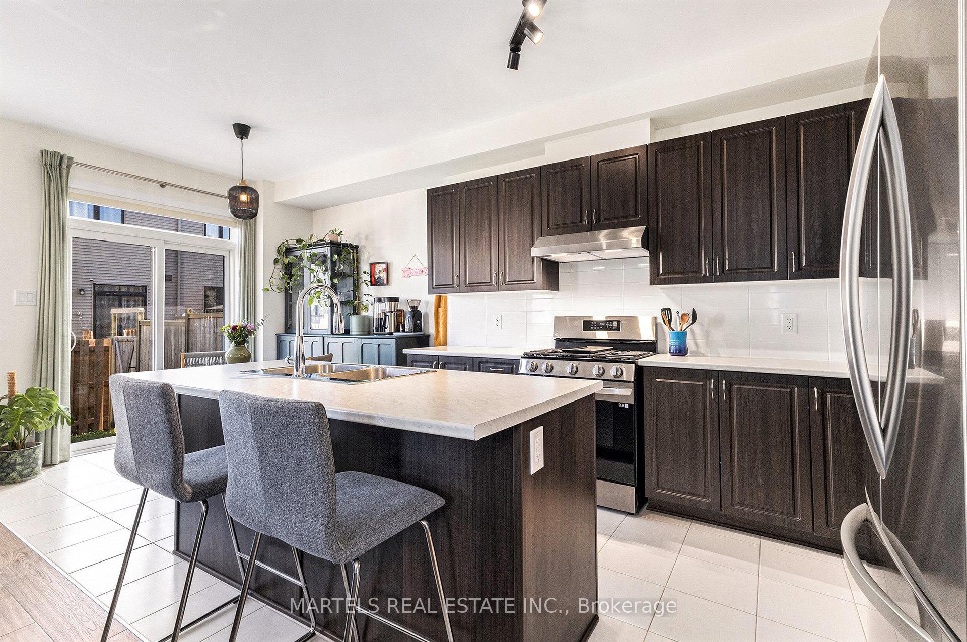 Photo 9 of 39 Watchim Street, Ottawa, Avalon East — HOMEH