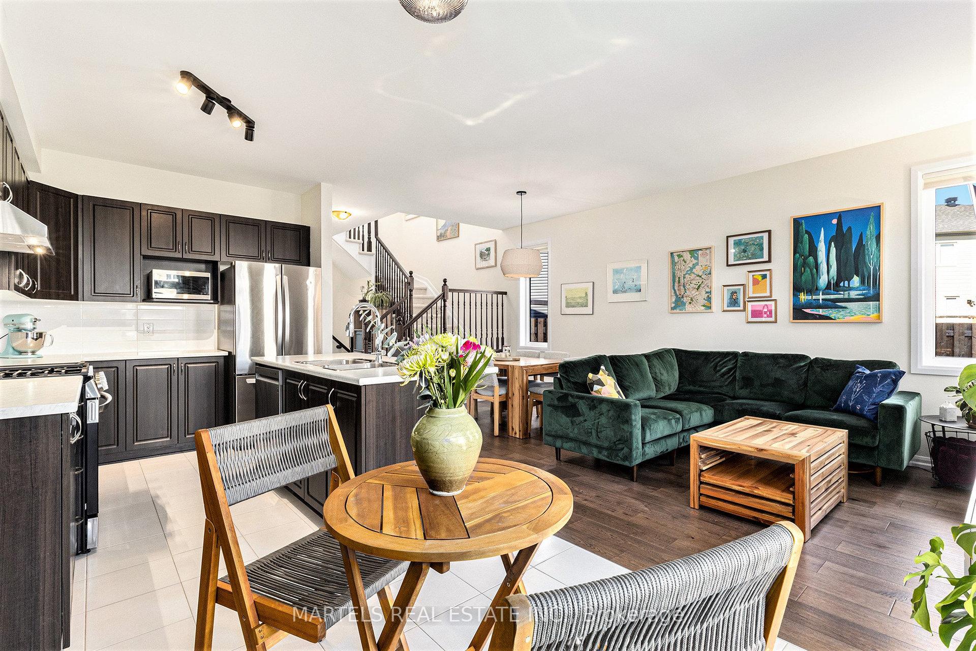 Photo 11 of 39 Watchim Street, Ottawa, Avalon East — HOMEH