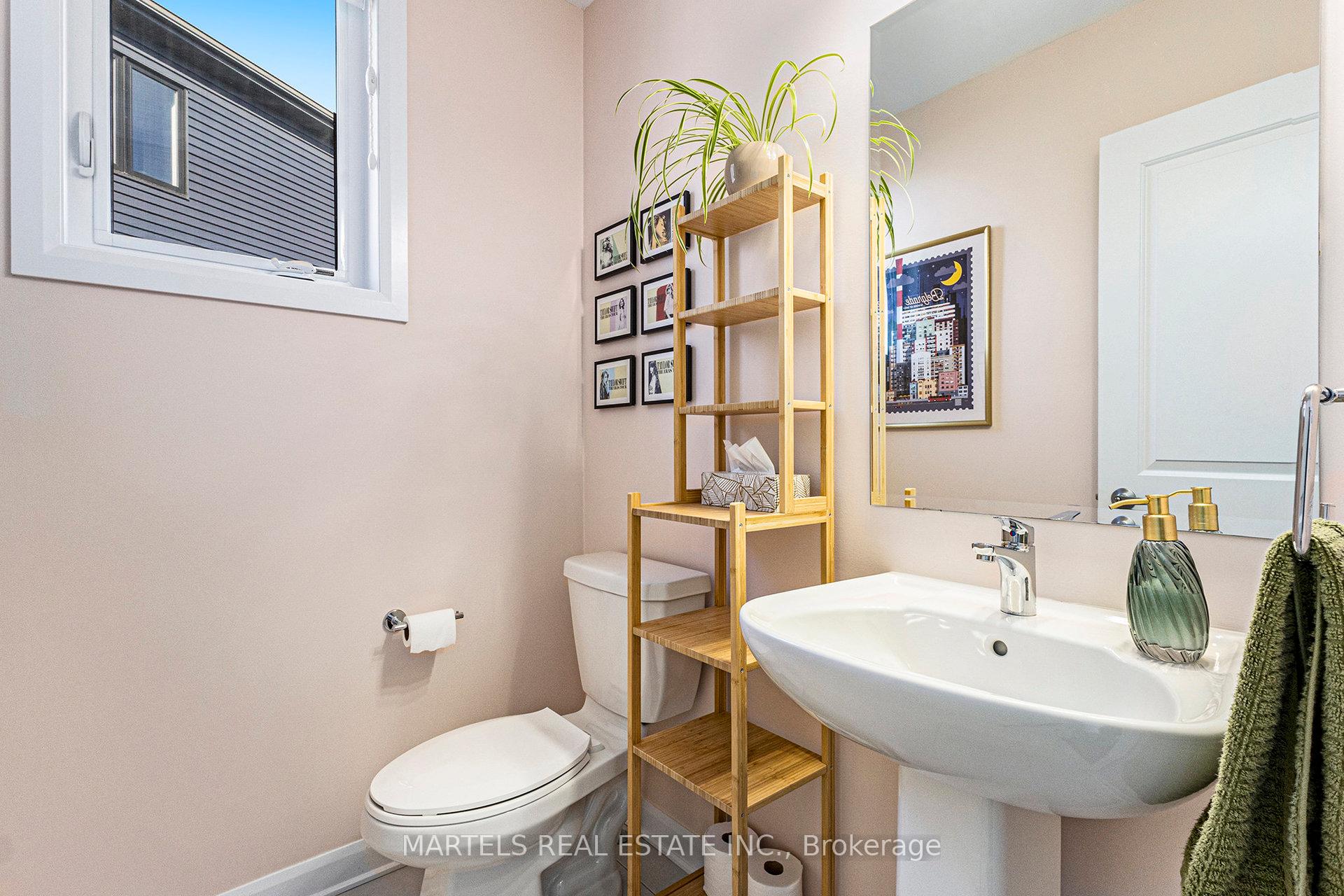 Photo 12 of 39 Watchim Street, Ottawa, Avalon East — HOMEH