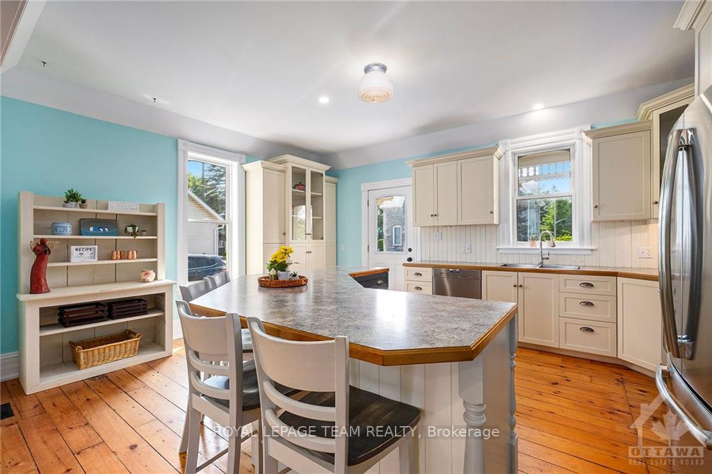 Photo 7 of 11520 Queen Street, North Dundas, North Dundas (Mountain) Twp — HOMEH