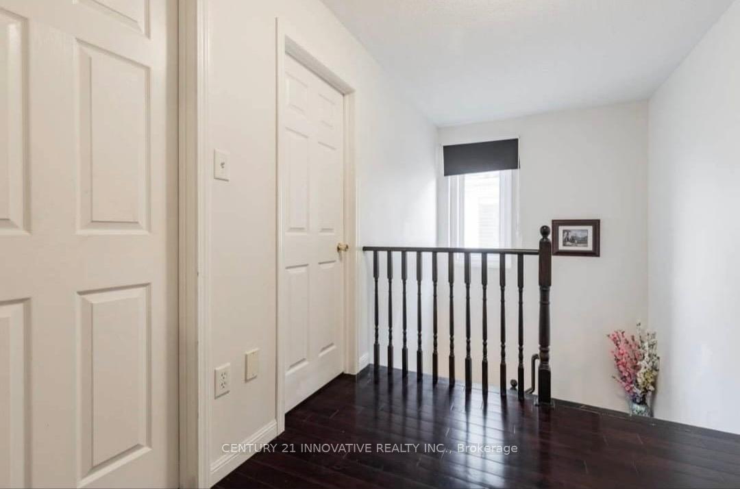 Photo 5 of 1640 Sarasota Crescent, Oshawa, Samac — HOMEH