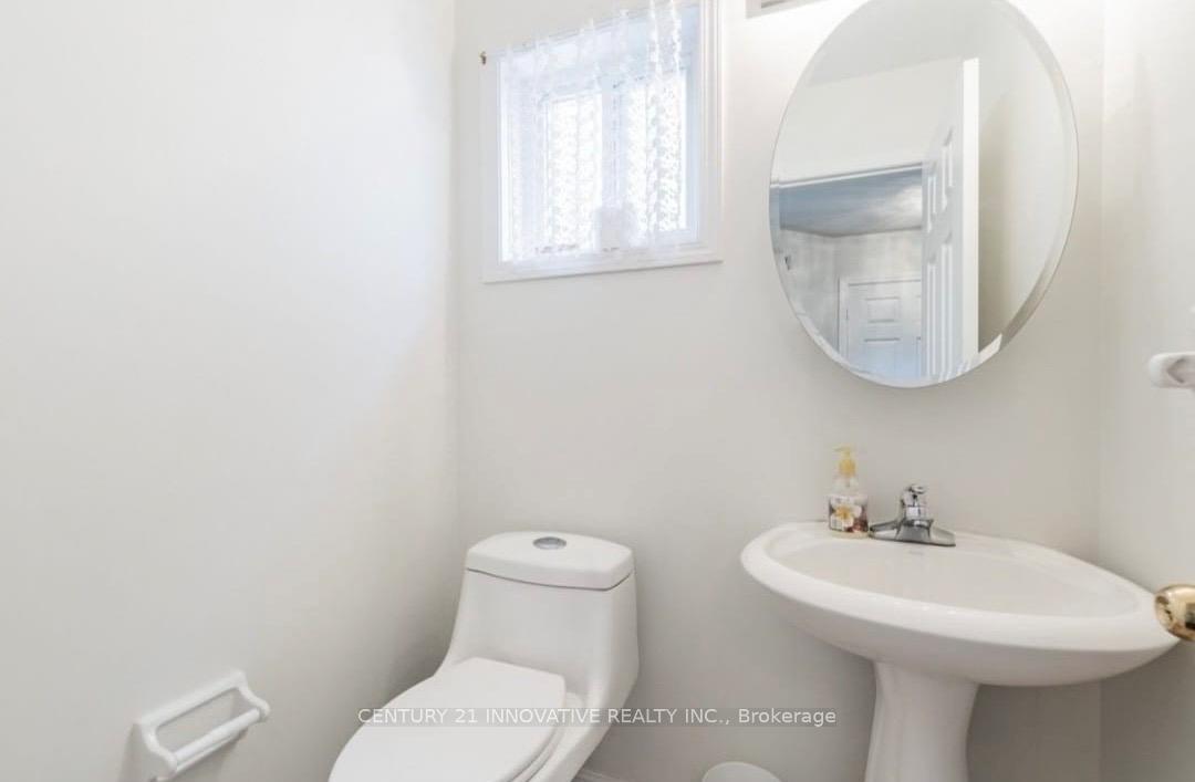 Photo 6 of 1640 Sarasota Crescent, Oshawa, Samac — HOMEH