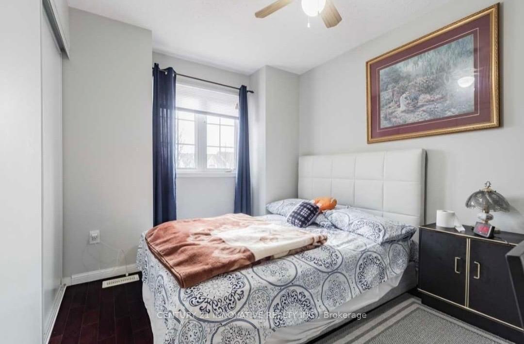 Photo 9 of 1640 Sarasota Crescent, Oshawa, Samac — HOMEH