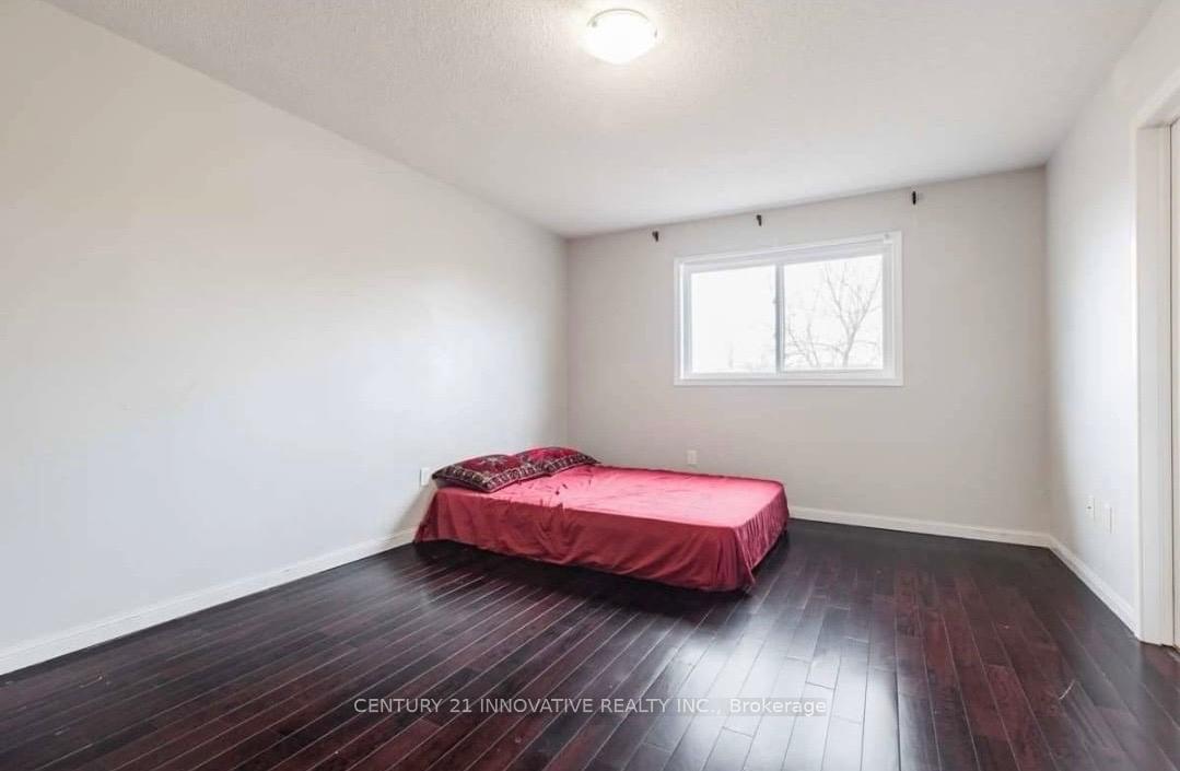 Photo 10 of 1640 Sarasota Crescent, Oshawa, Samac — HOMEH