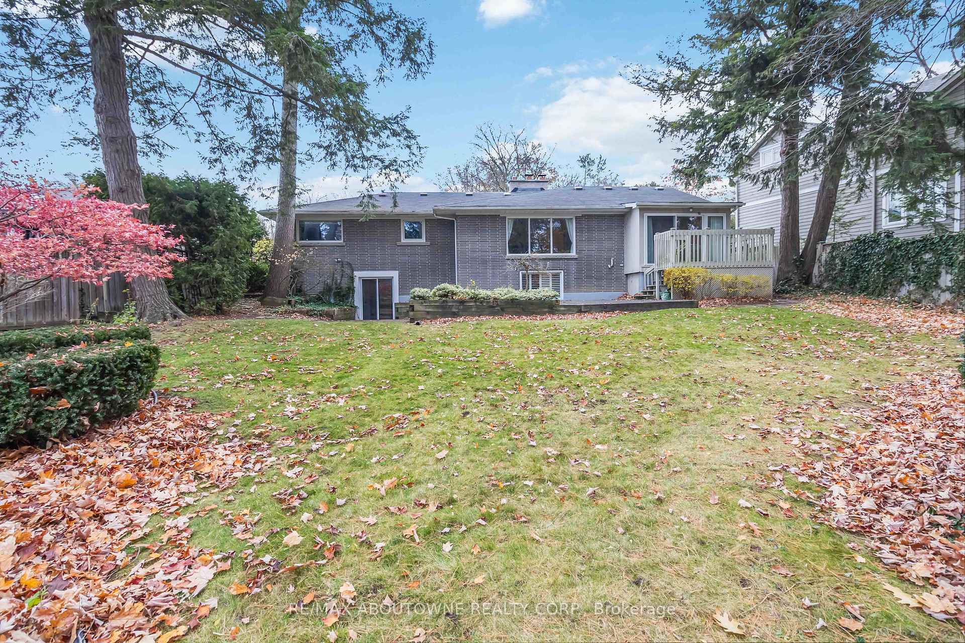 Photo 3 of 1410 Devon Road, Oakville, Morrison — HOMEH