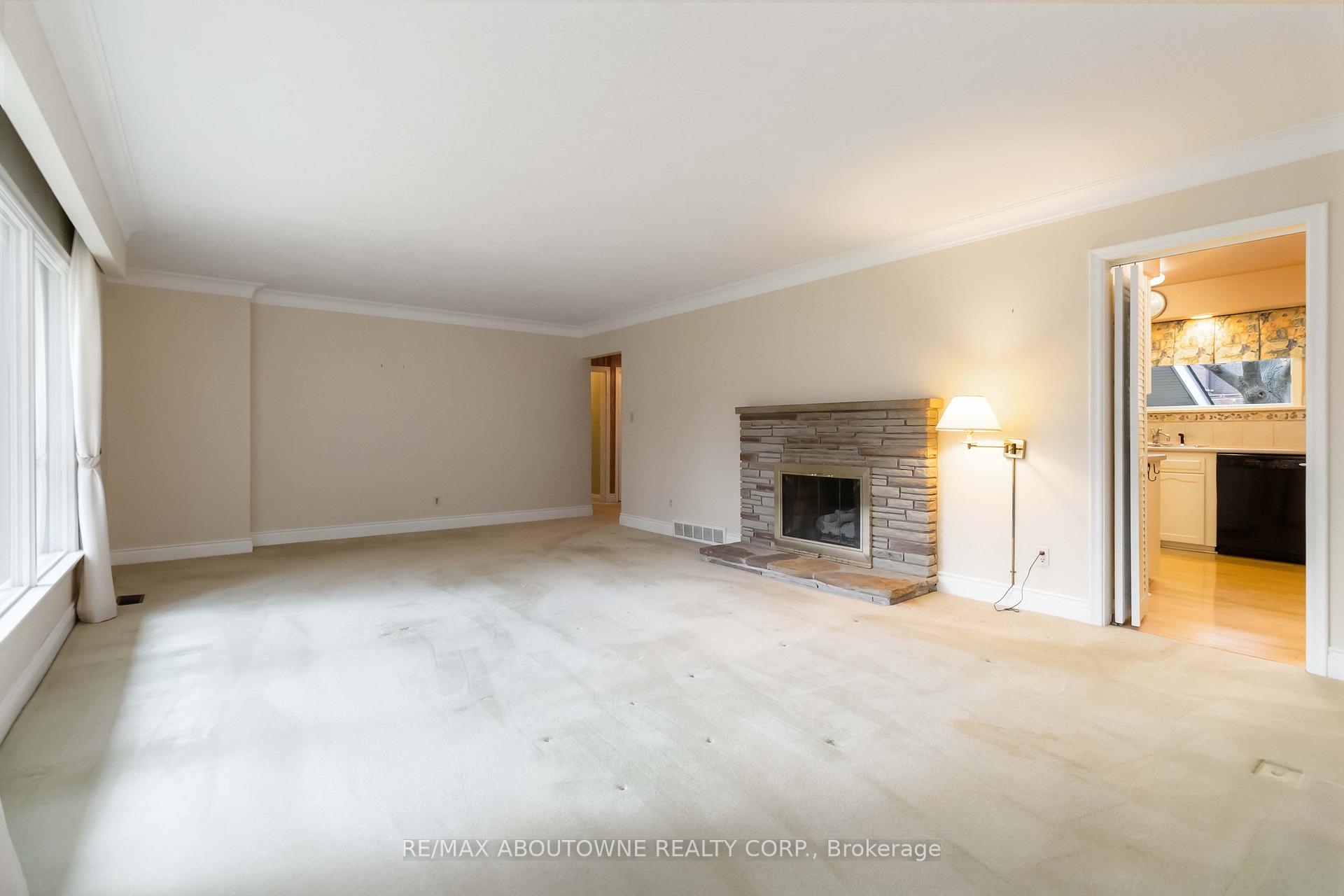 Photo 9 of 1410 Devon Road, Oakville, Morrison — HOMEH
