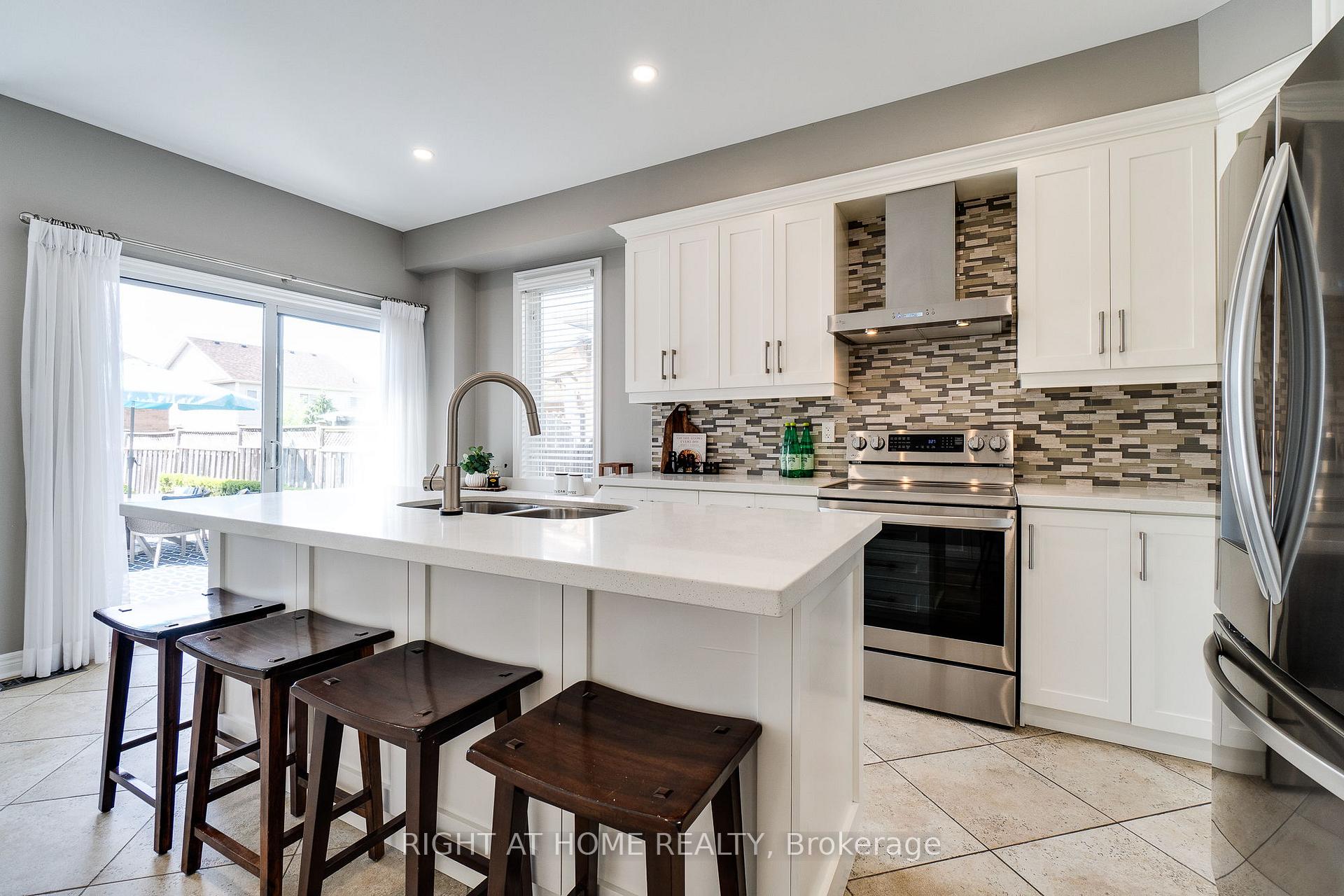 Photo 17 of 164 Cooke Crescent, Milton, Dempsey — HOMEH