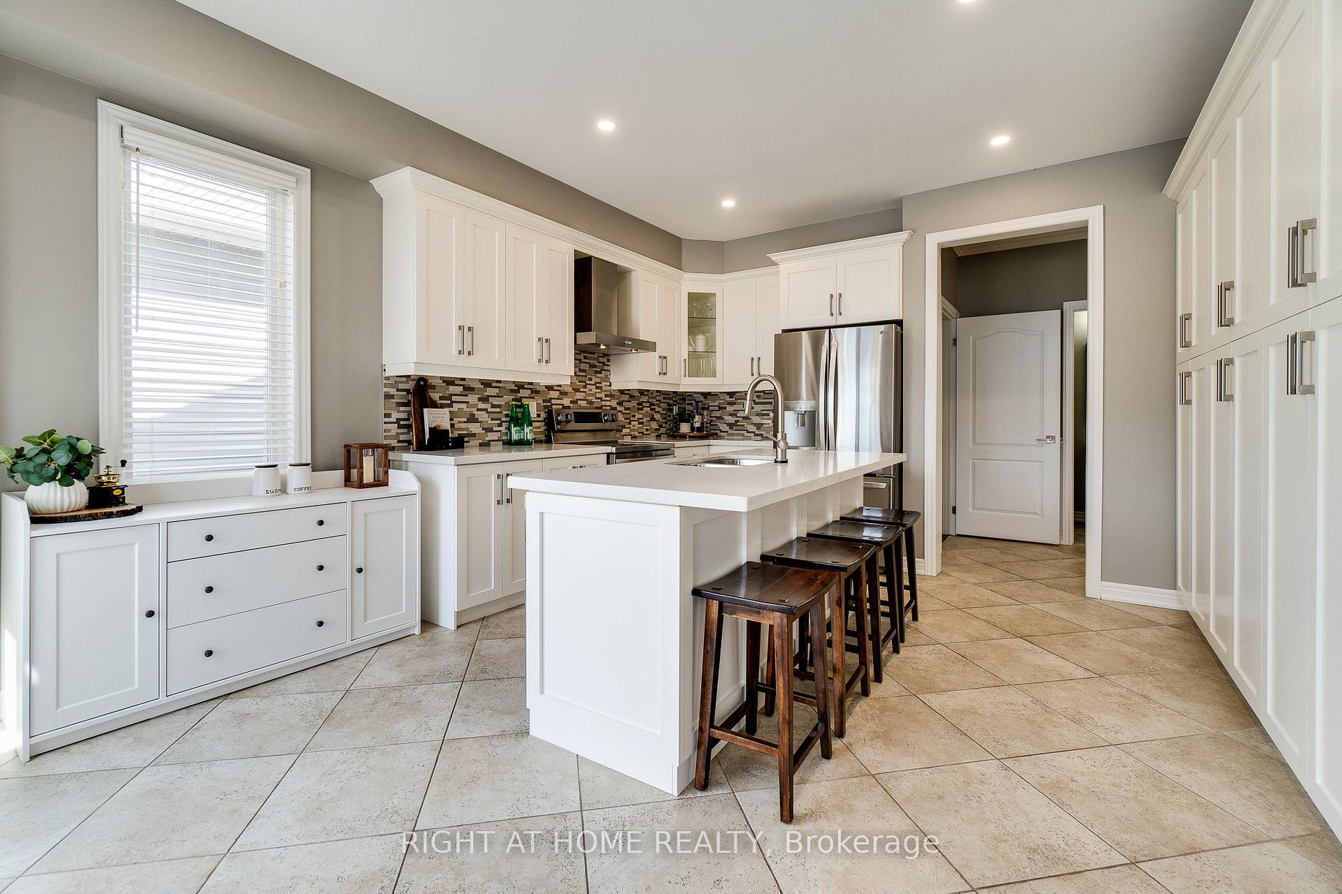 Photo 11 of 164 Cooke Crescent, Milton, Dempsey — HOMEH
