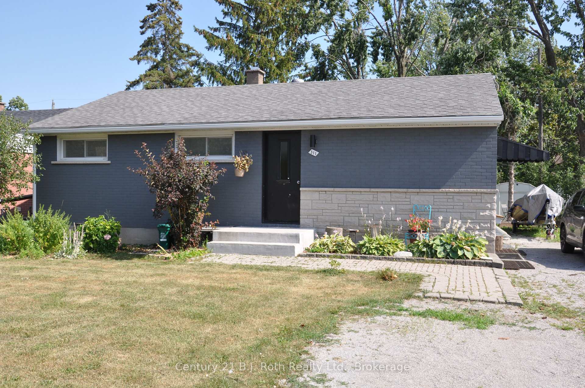 Photo 1 of 311 James Street E, Orillia — HOMEH
