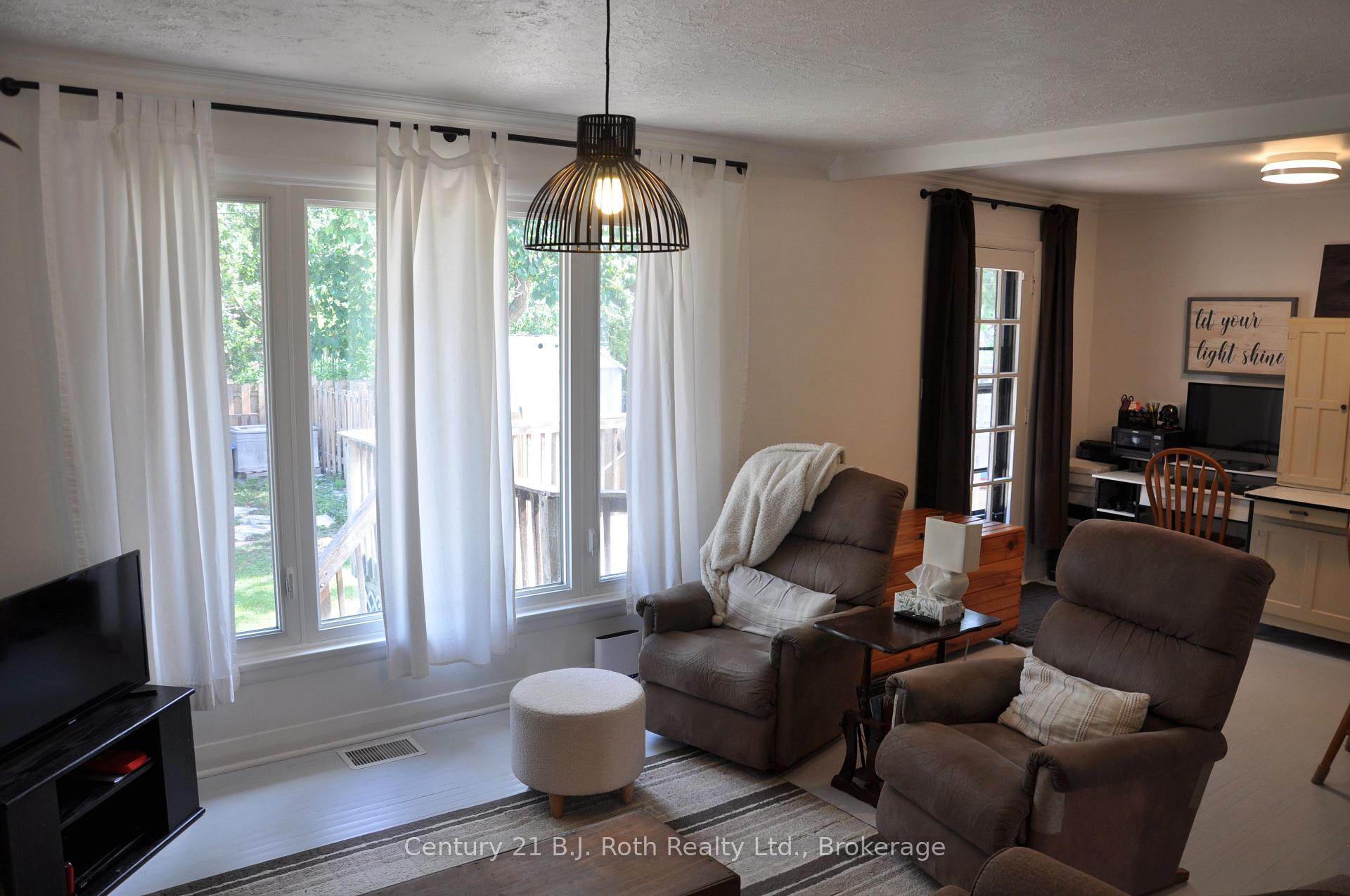 Photo 8 of 311 James Street E, Orillia — HOMEH