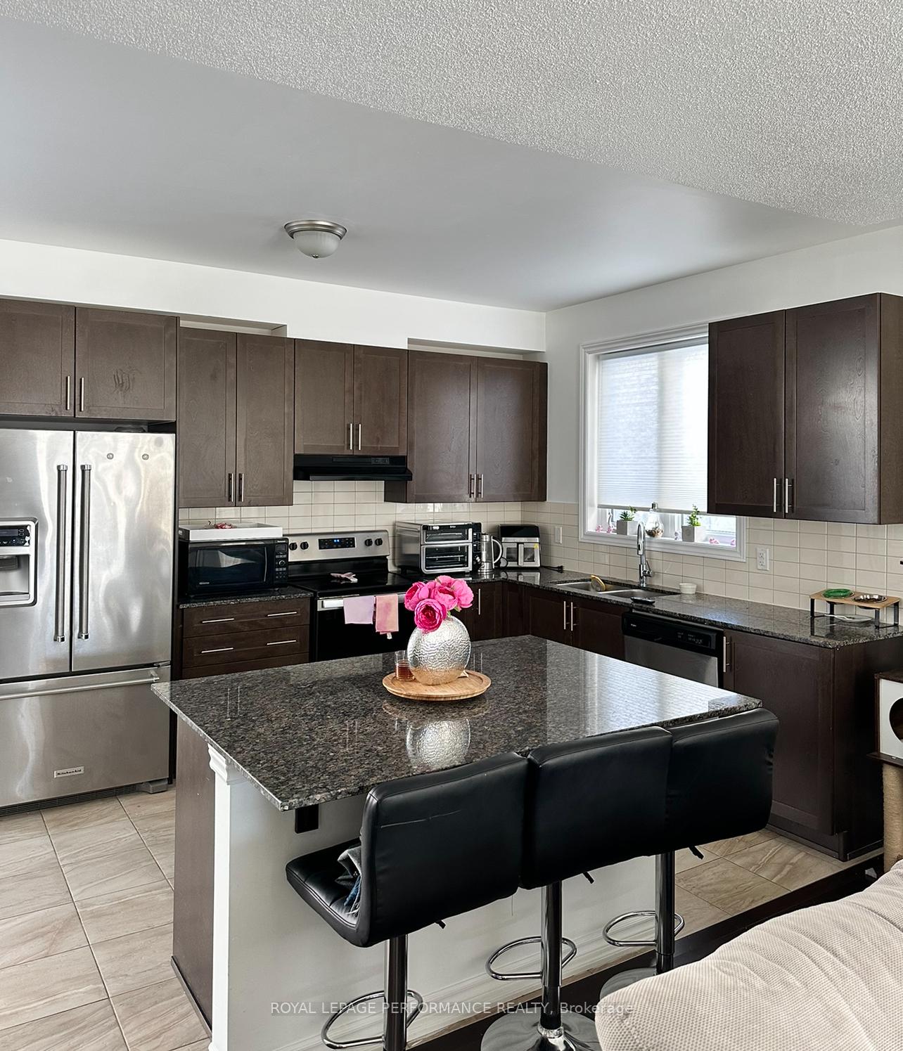 Photo 2 of 8 Dervoy Mews N, Ottawa, Chapel Hill South - Orleans Village — HOMEH