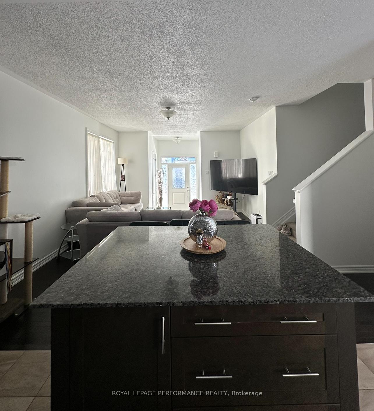Photo 6 of 8 Dervoy Mews N, Ottawa, Chapel Hill South - Orleans Village — HOMEH