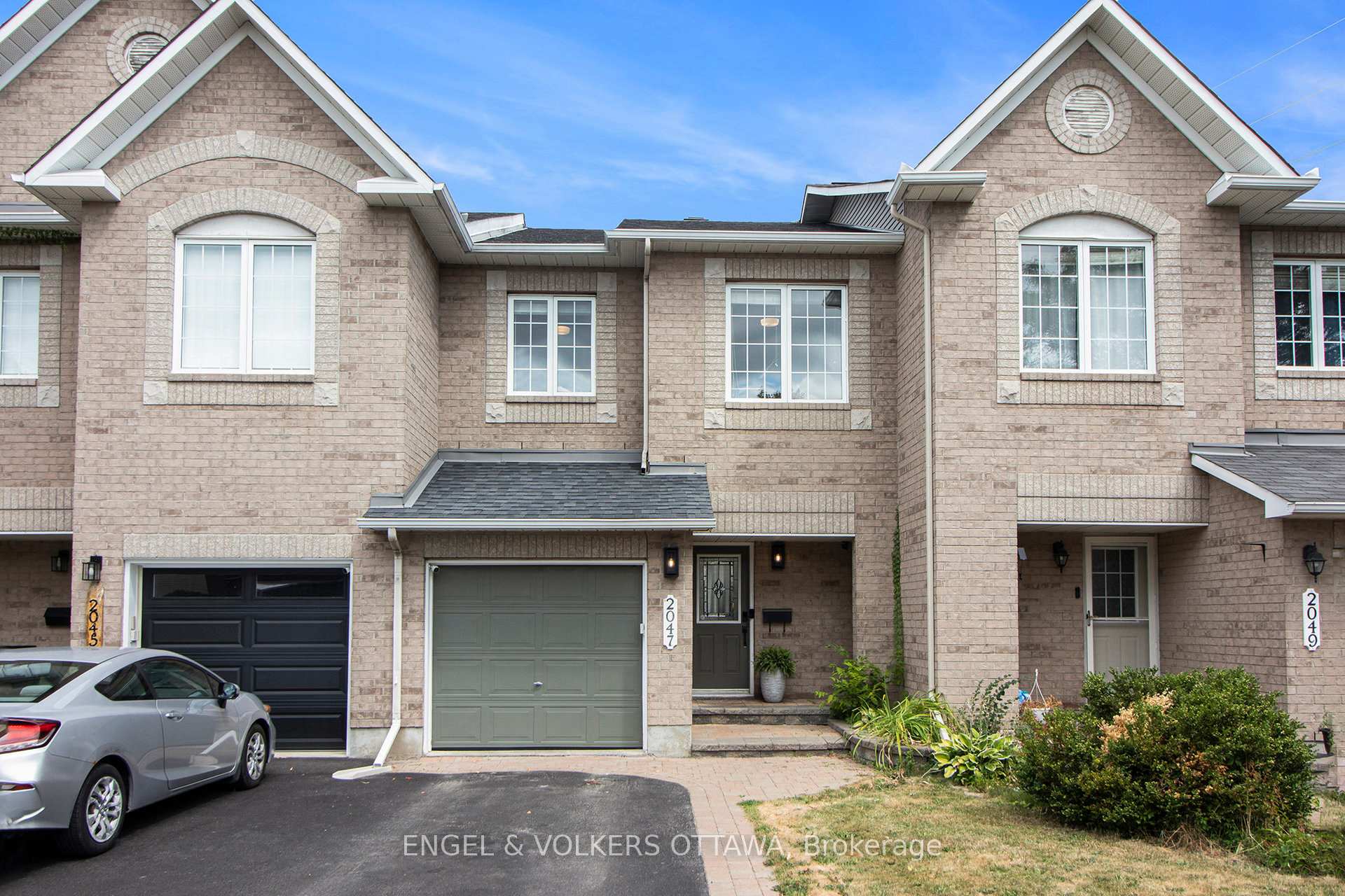 Photo 2 of 2047 Dorima Street, Ottawa, Avalon East — HOMEH