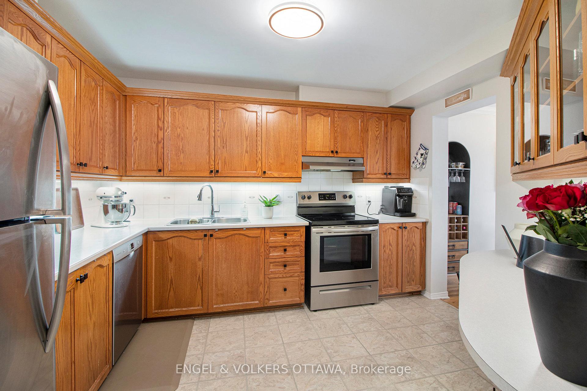 Photo 8 of 2047 Dorima Street, Ottawa, Avalon East — HOMEH