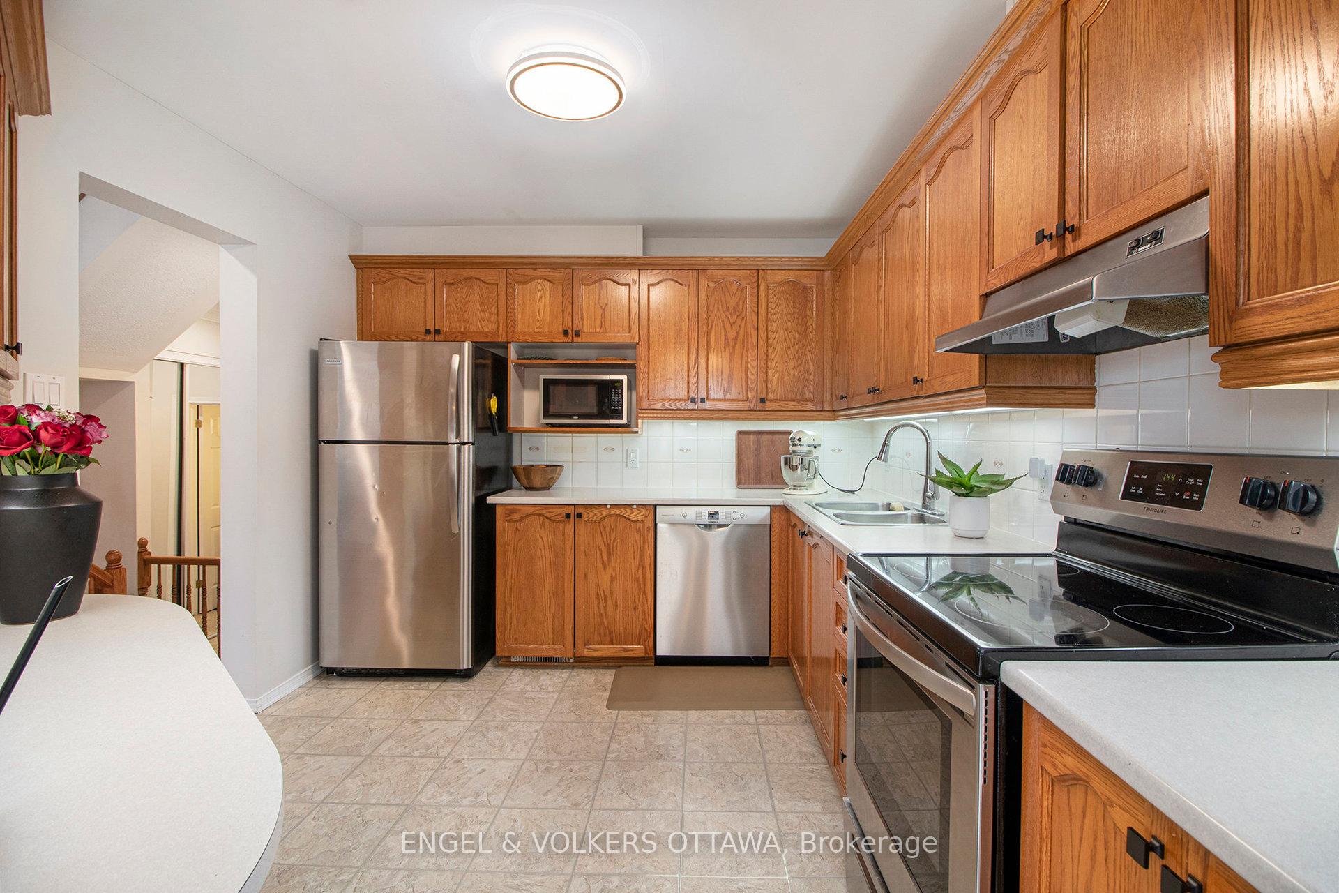 Photo 9 of 2047 Dorima Street, Ottawa, Avalon East — HOMEH