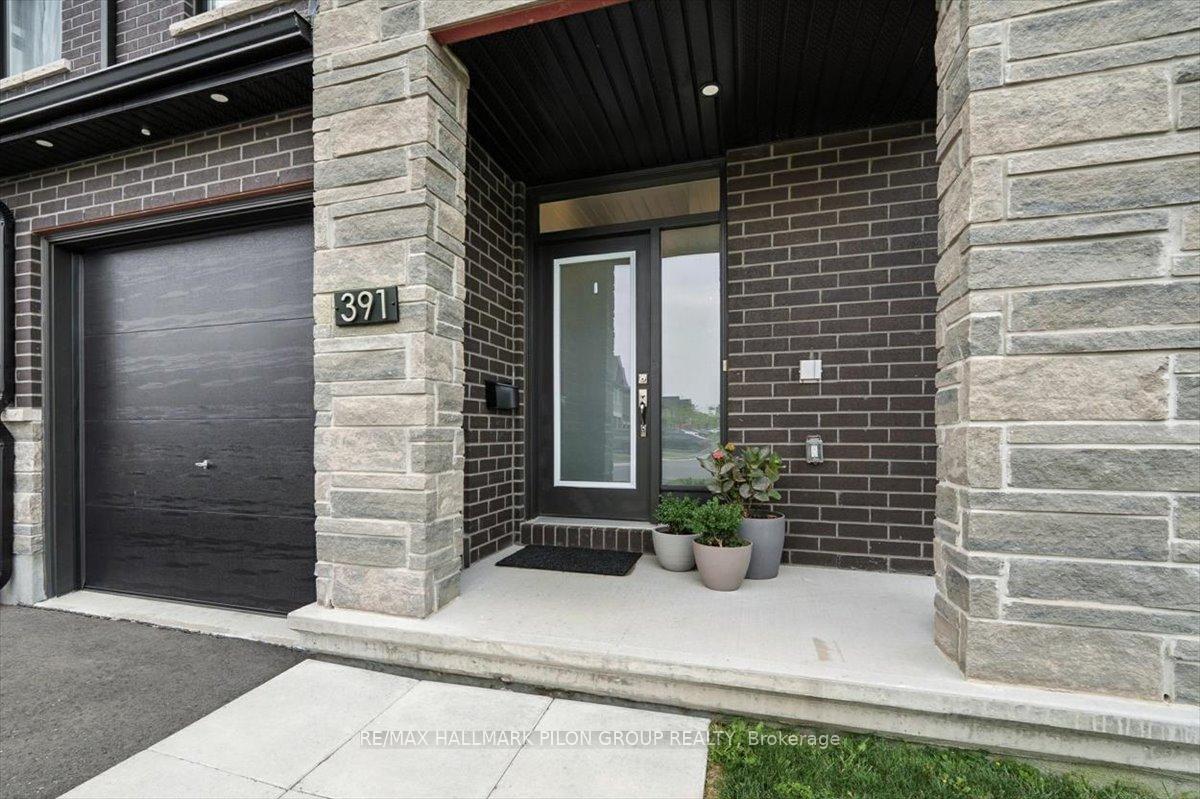 Photo 2 of 391 Cornice Street, Ottawa, Mer Bleue/Bradley Estates/Anderson Park — HOMEH