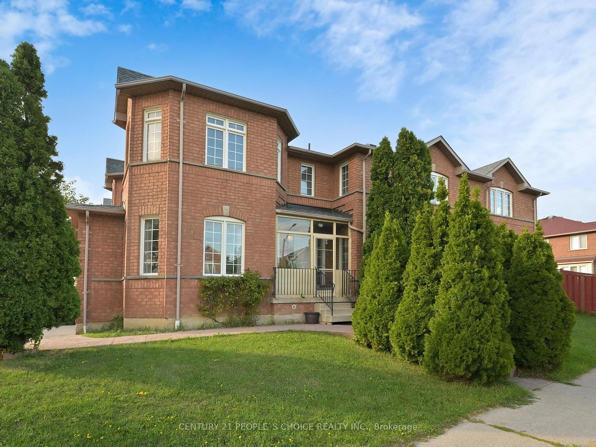 Front of 5998 Gant Crescent