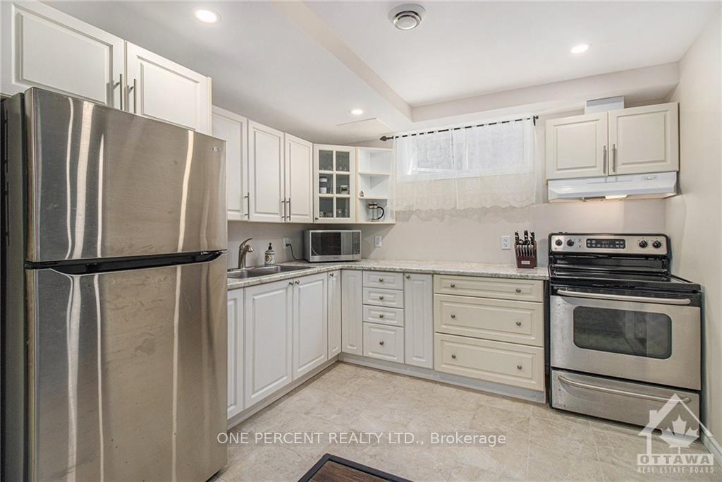 Photo 10 of 542 Main Street, North Dundas, Winchester — HOMEH