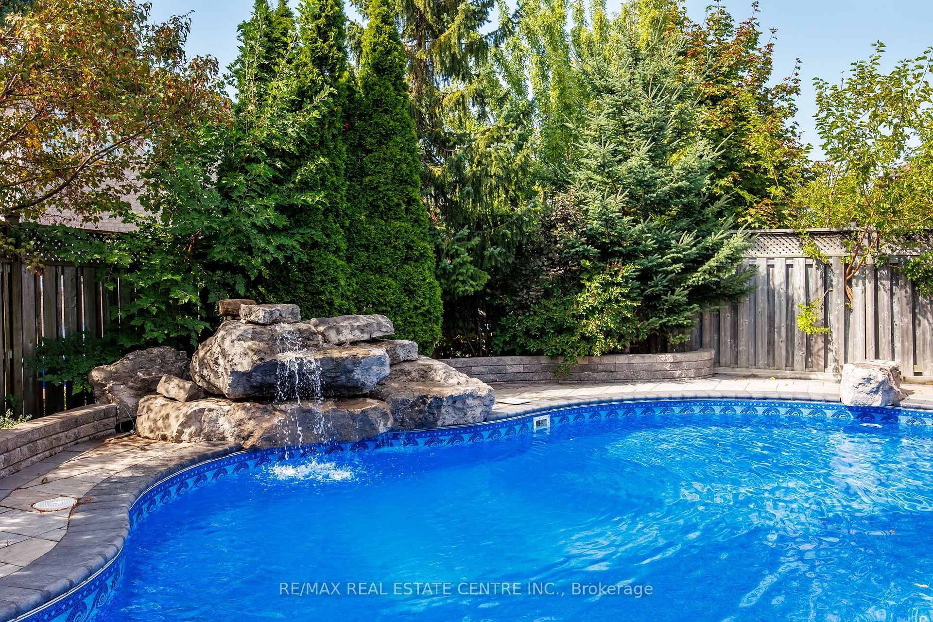 Photo 2 of 2388 Eight Line, Oakville, Joshua Creek — HOMEH