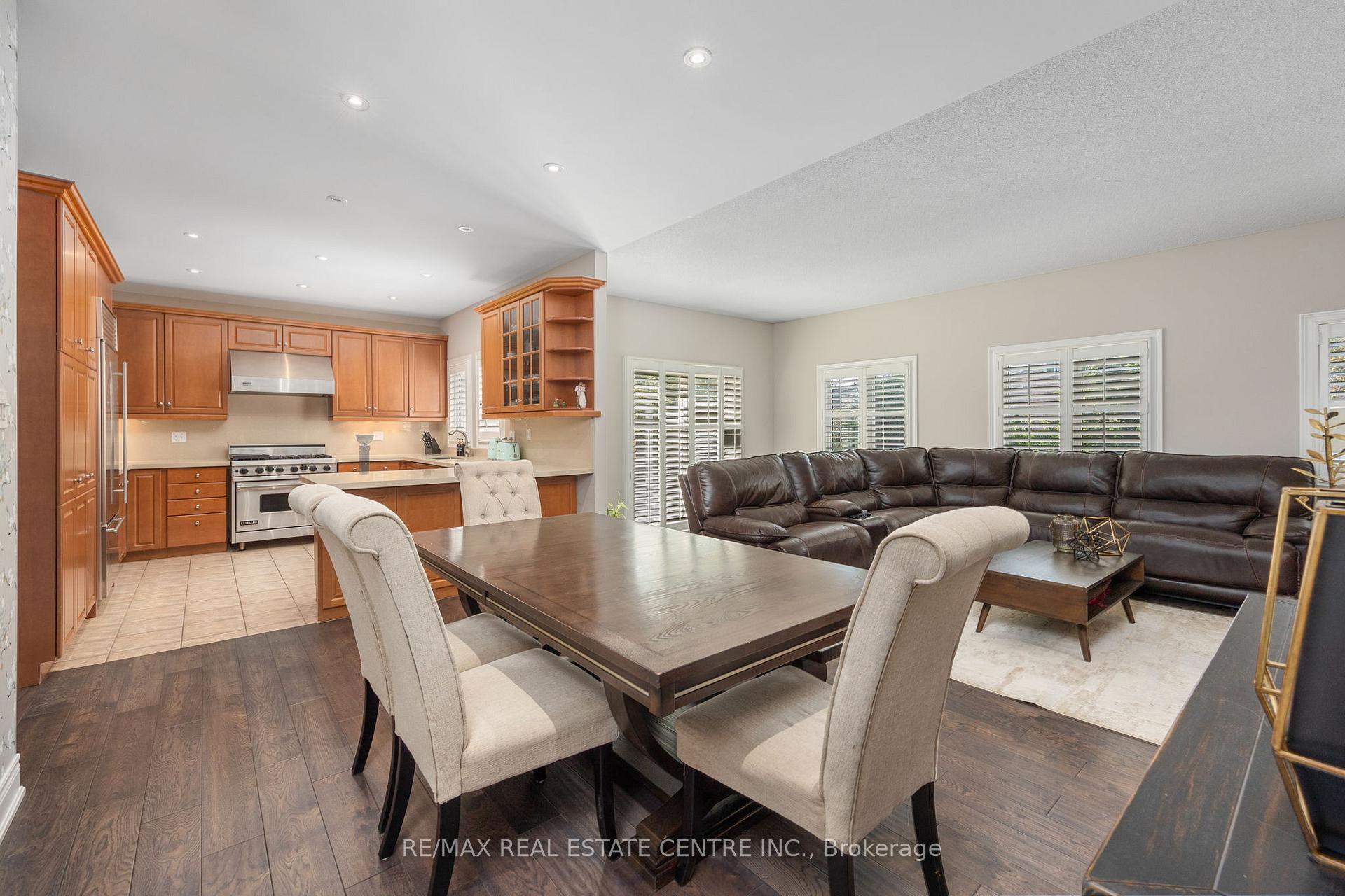 Photo 4 of 2388 Eight Line, Oakville, Joshua Creek — HOMEH